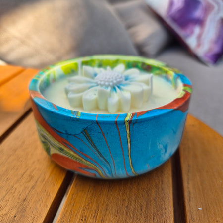 Hand painted round concrete bowl candle with sandalwood