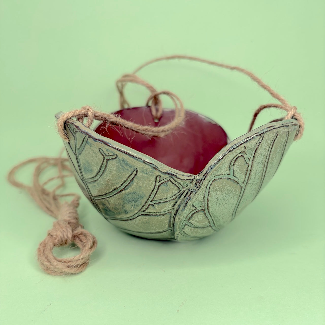 Ceramic dome hanging pot leaf design