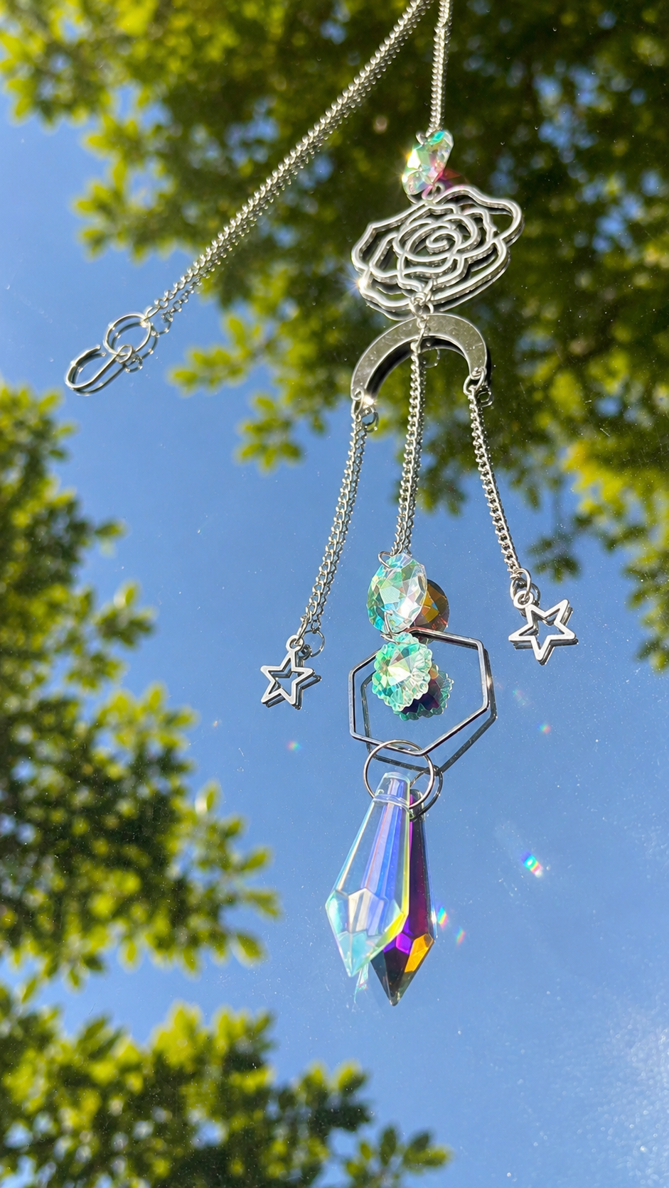 Bring in magic with Dancing Sun-catchers!