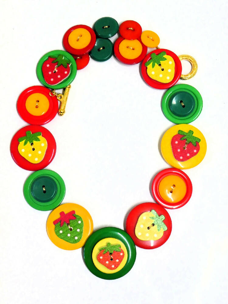 Button necklace - Strawberry Sundae