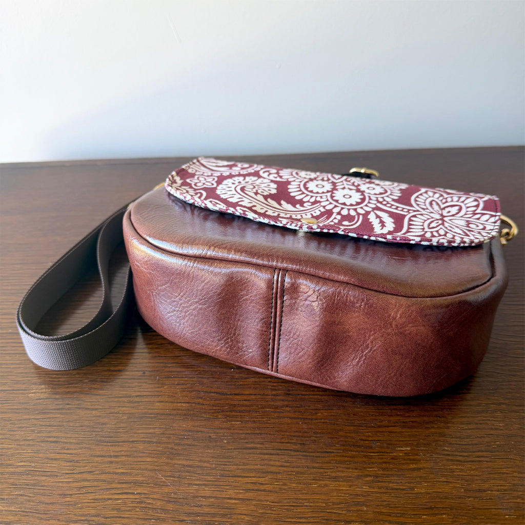 Handmade crossbody bag | Paisley Classic | Unique