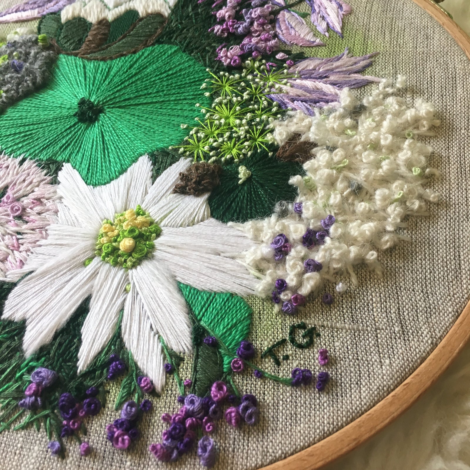 Contemporary embroidery - PDF pattern, hoop art 8" - 'Gardenia'. Advanced beginners to intermediate stitchers. INSTANT Download