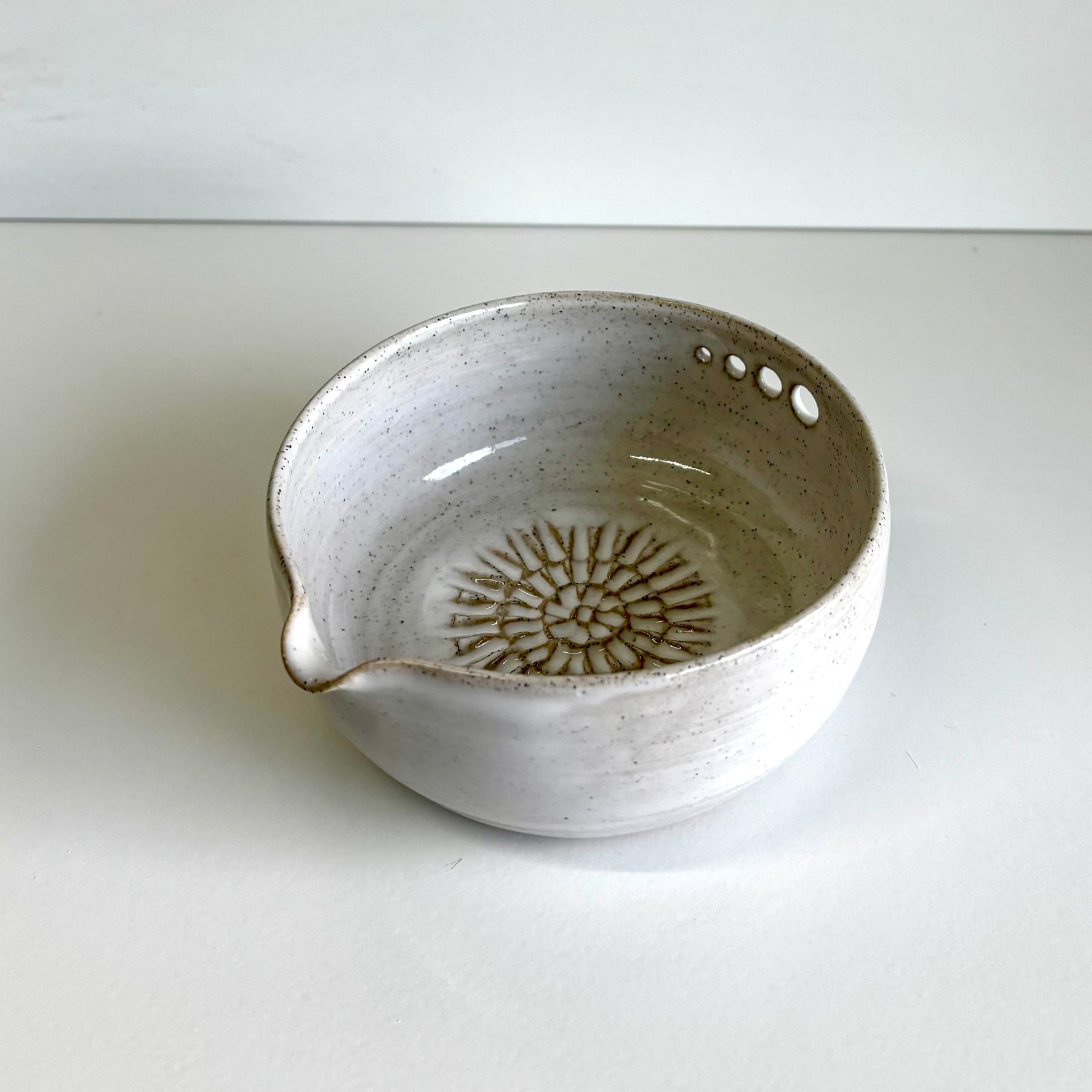 Ceramic Garlic Grater Dressing Bowl