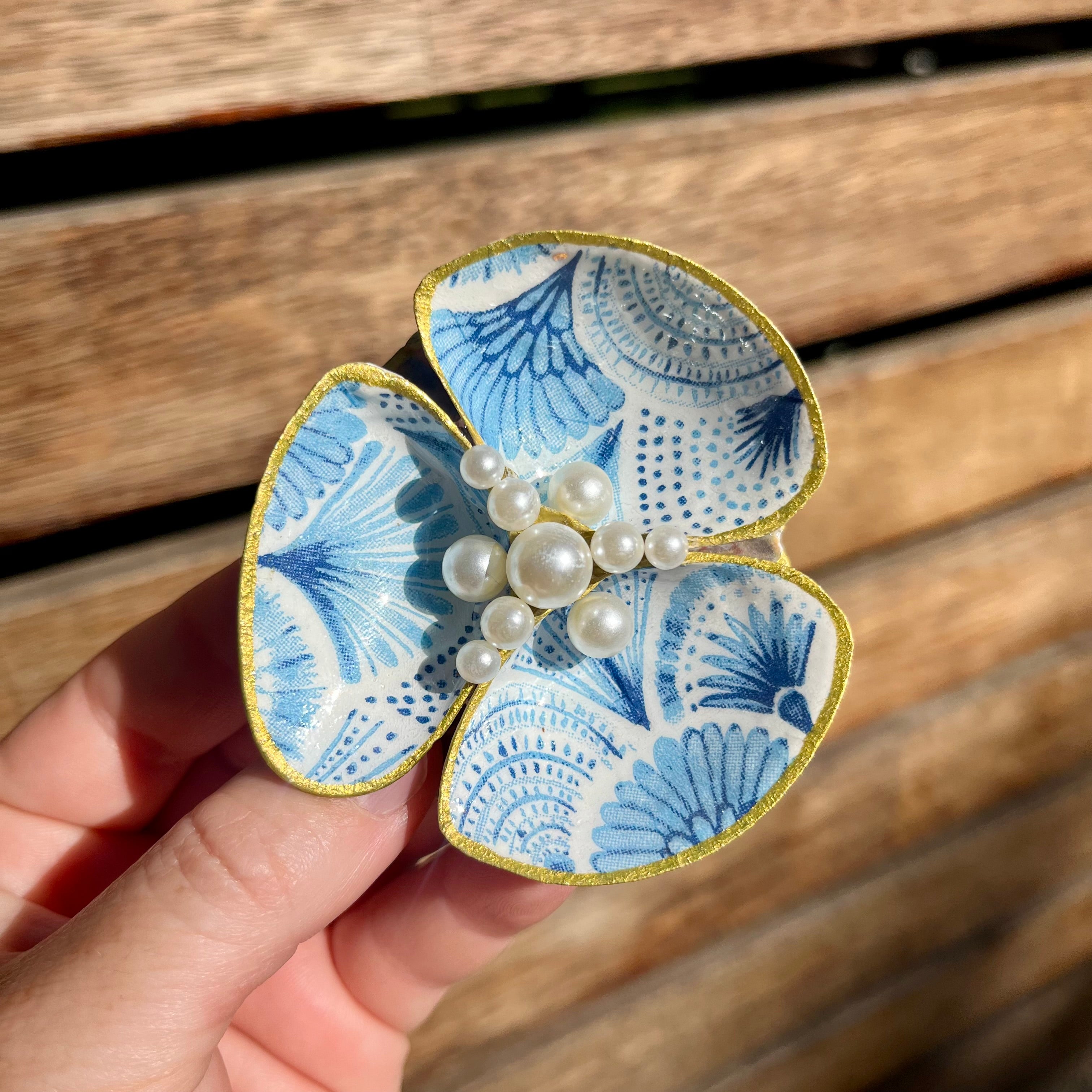 Handcrafted Shell Jewellery Holder With Blue Pattern