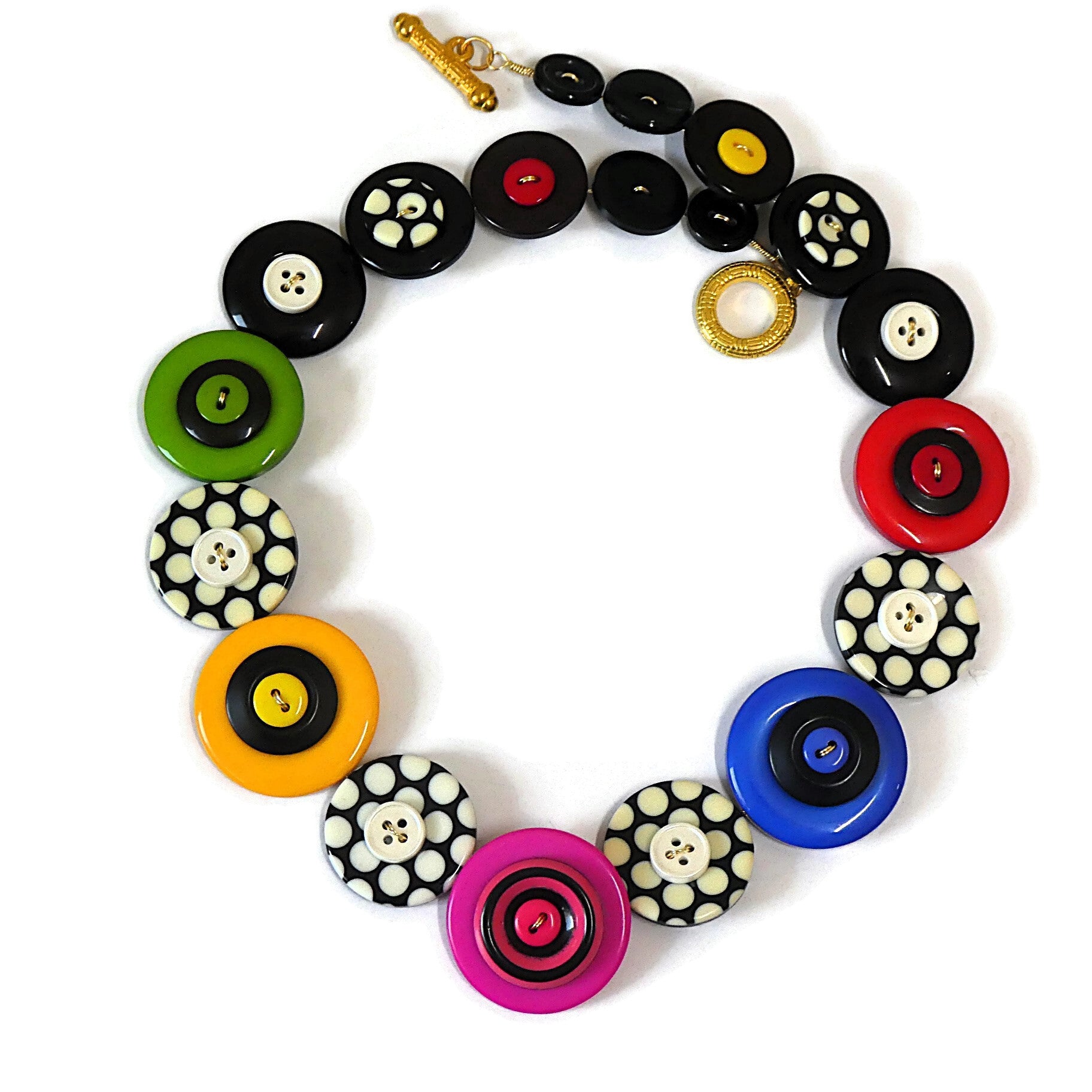 Button necklace - A Spot of Colour