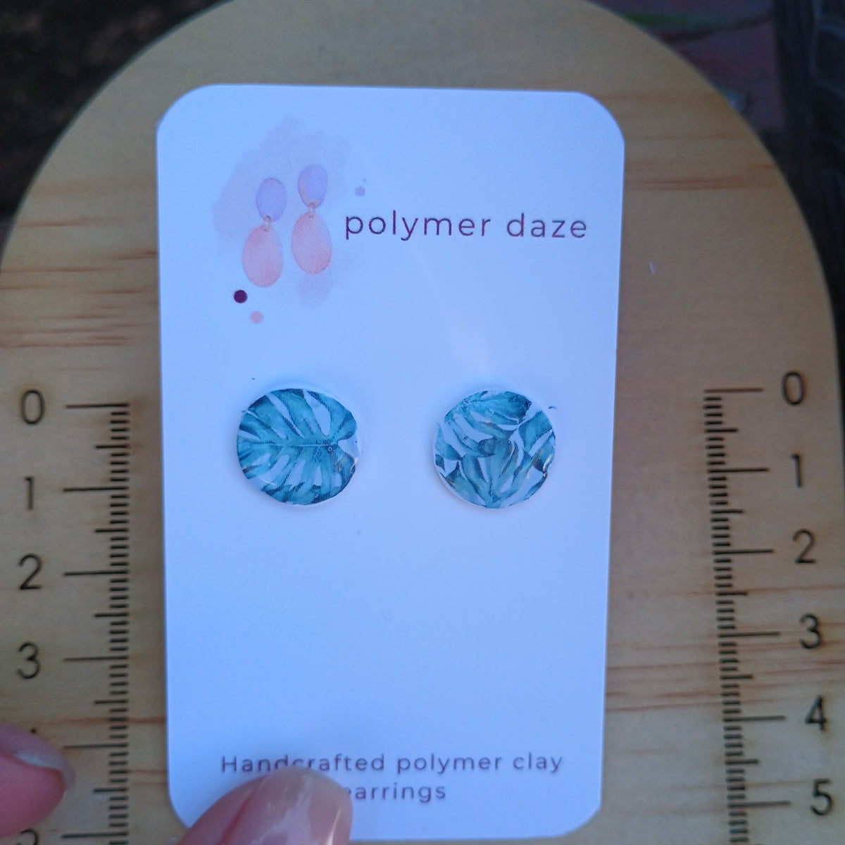 Monstera stud earring