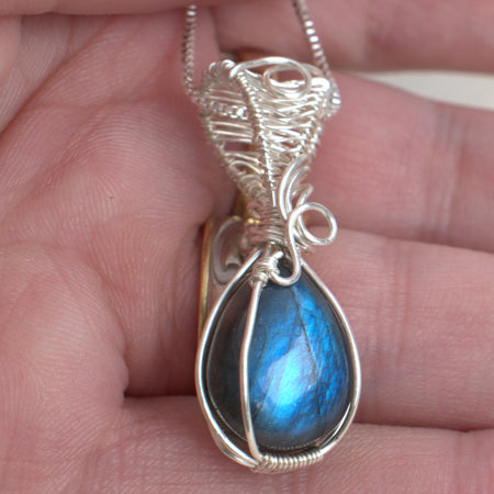Blue Flash Labradorite Keepsake Pendant in Silver