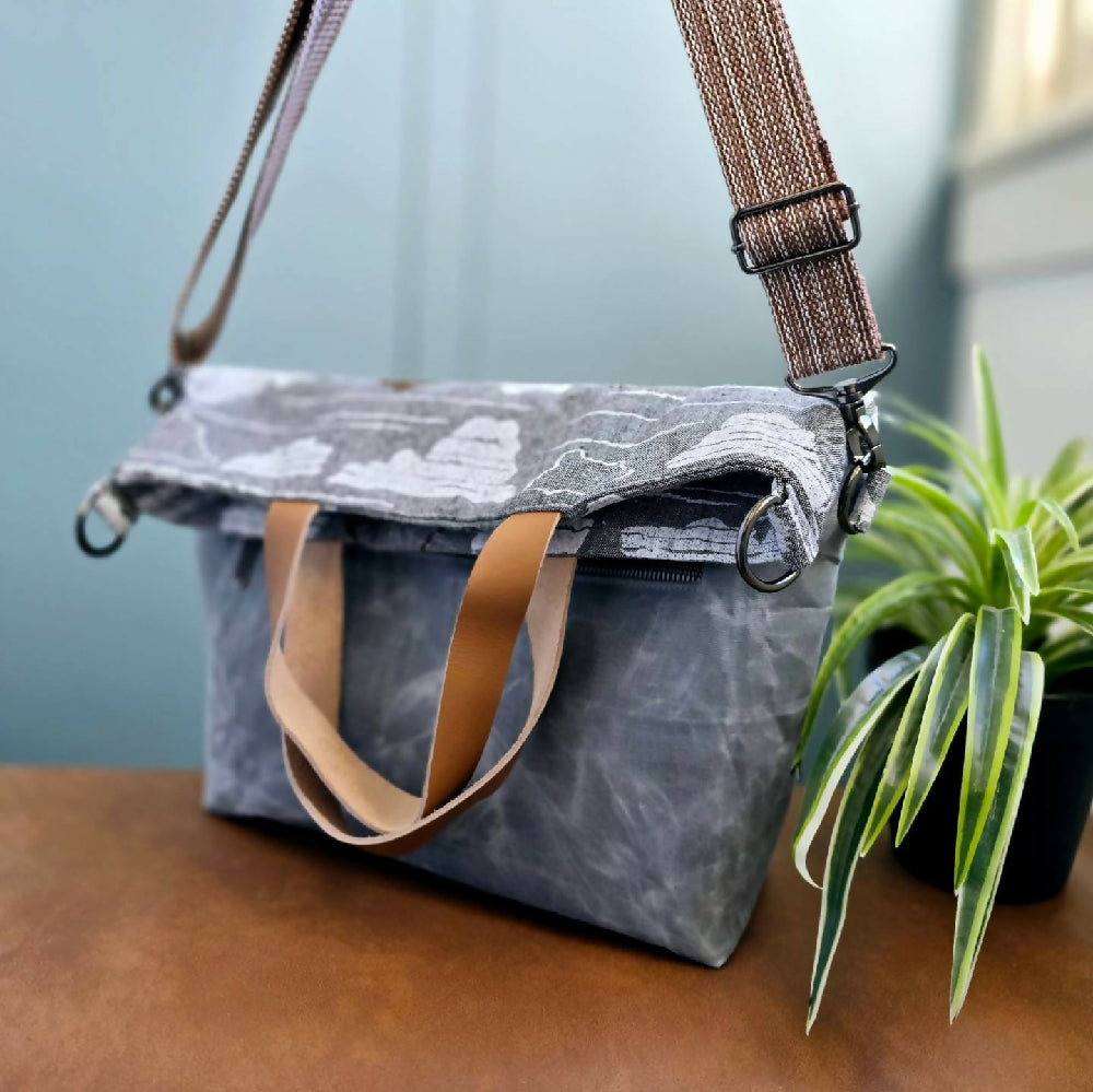 Foldover crossbody tote bag. Grey waxed canvas.