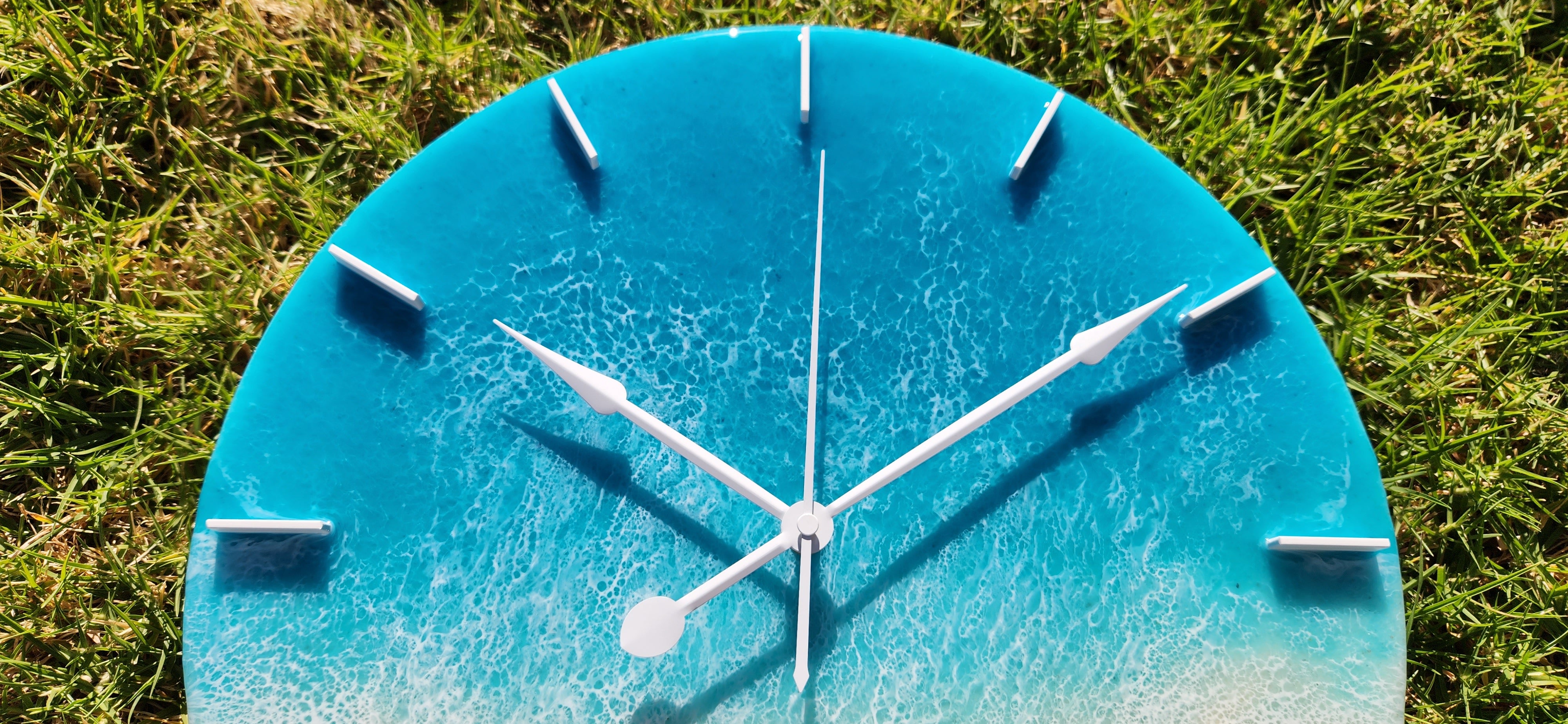 40 cm Beach Turquoise Resin Art Wall Clock