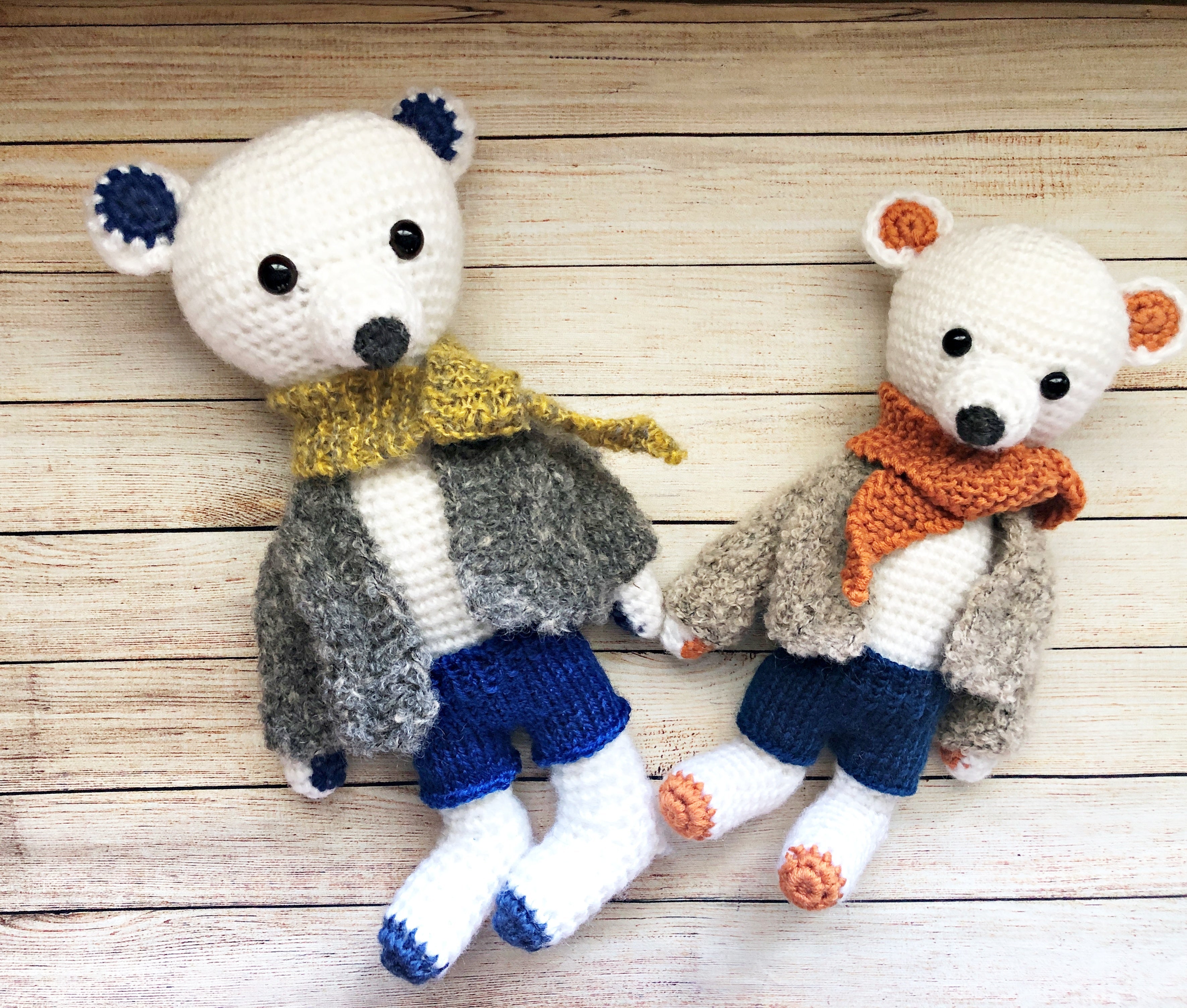 Handmade Polar Bear Amigurumi – Dressed Teddy Doll with Removable Clothes – 22 cm