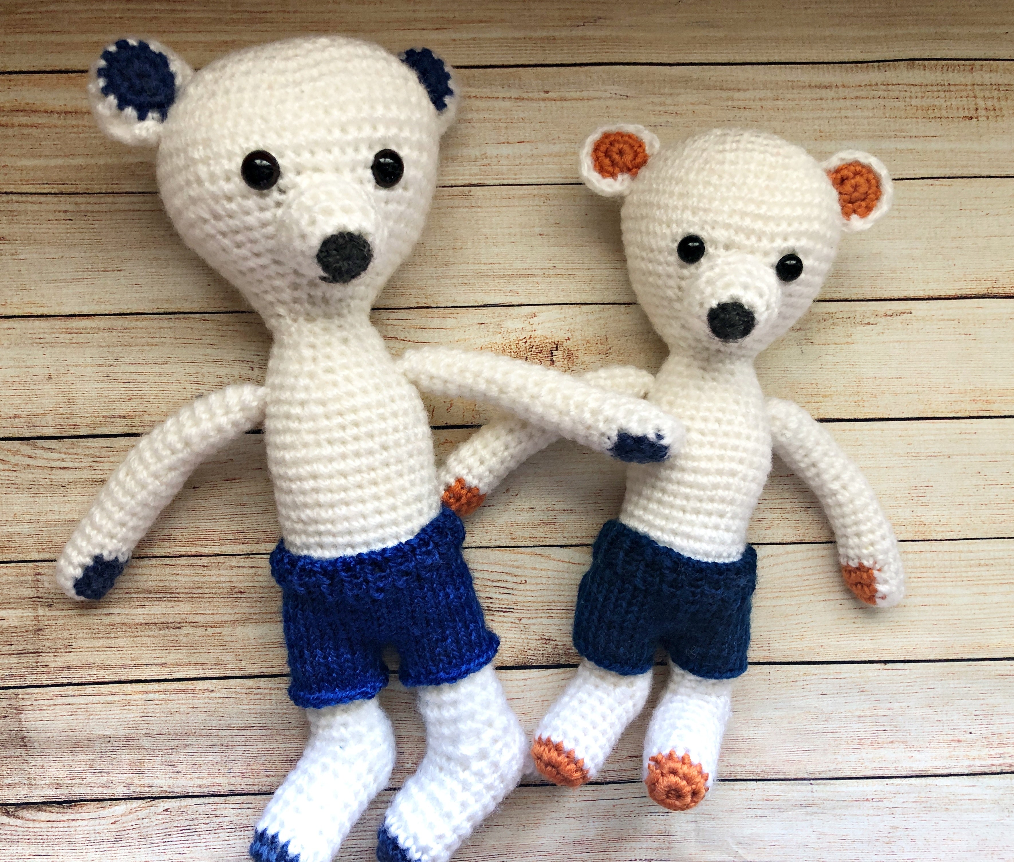 Handmade Polar Bear Amigurumi – Dressed Teddy Doll with Removable Clothes – 22 cm