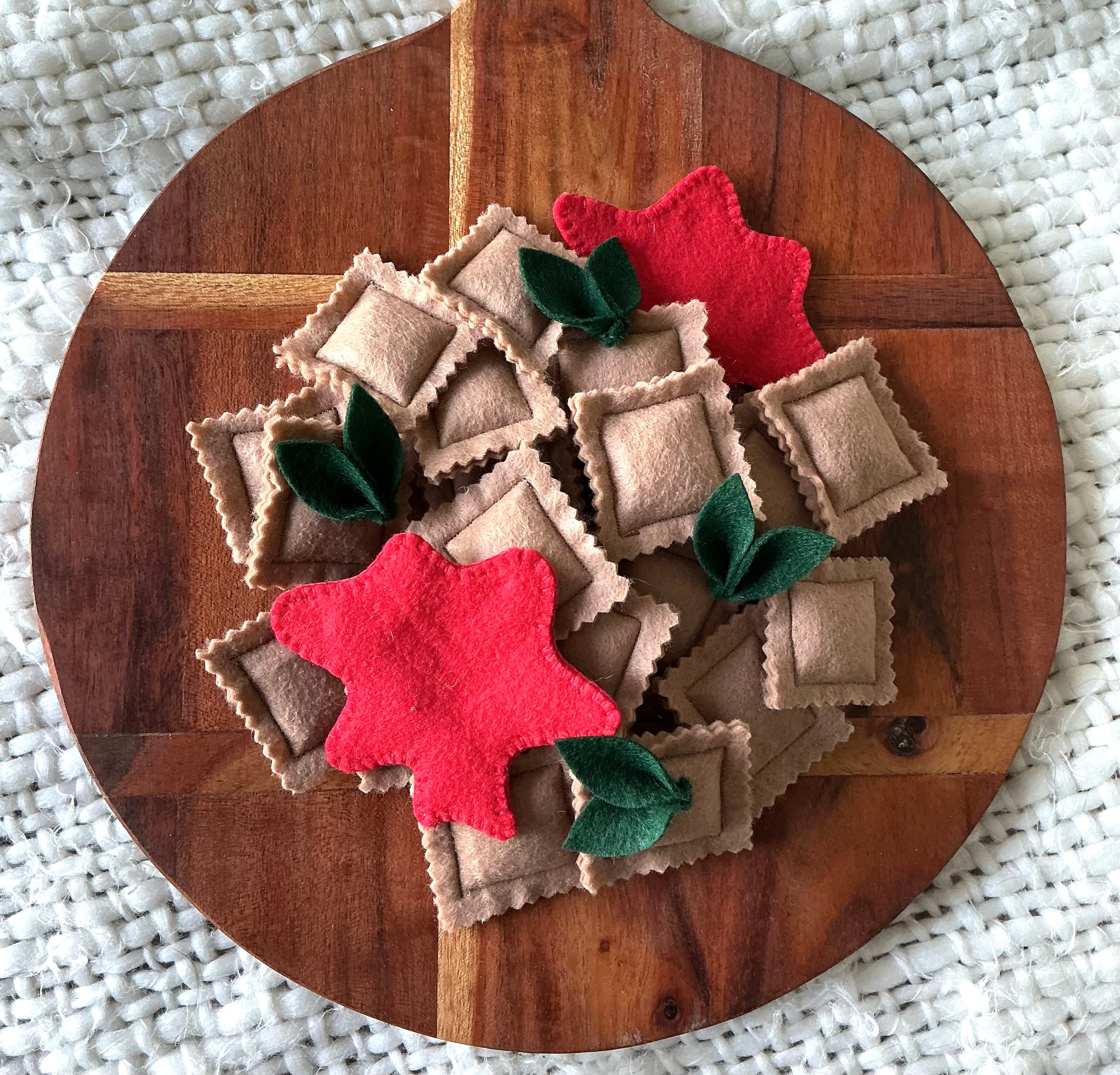 Felt ravioli pasta dinner set