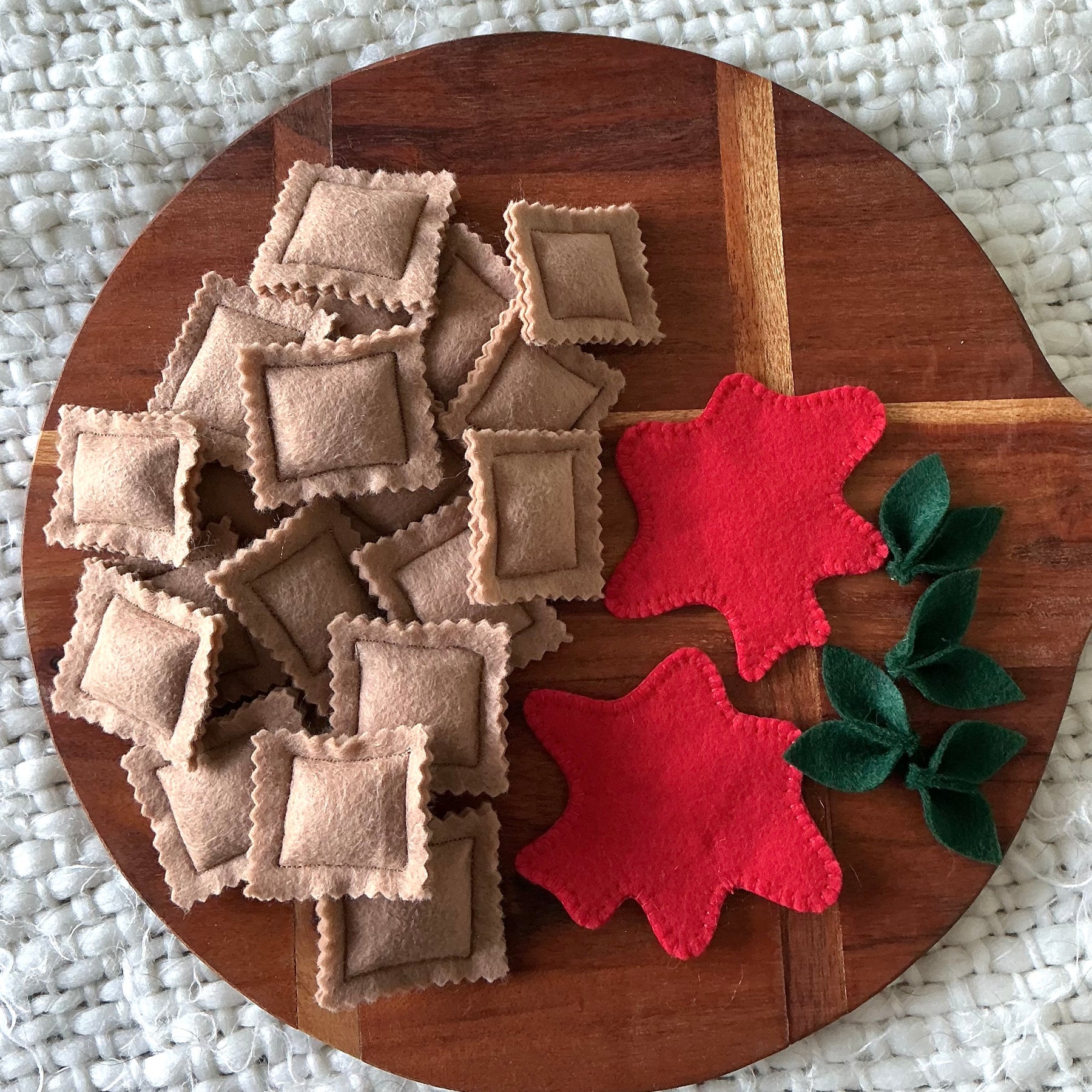 Felt ravioli pasta dinner set