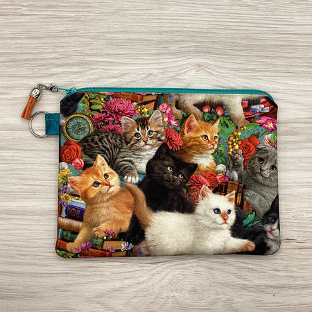 Cats kittens Zip Pouch (21cm x 16cm) Fully lined, lightly padded