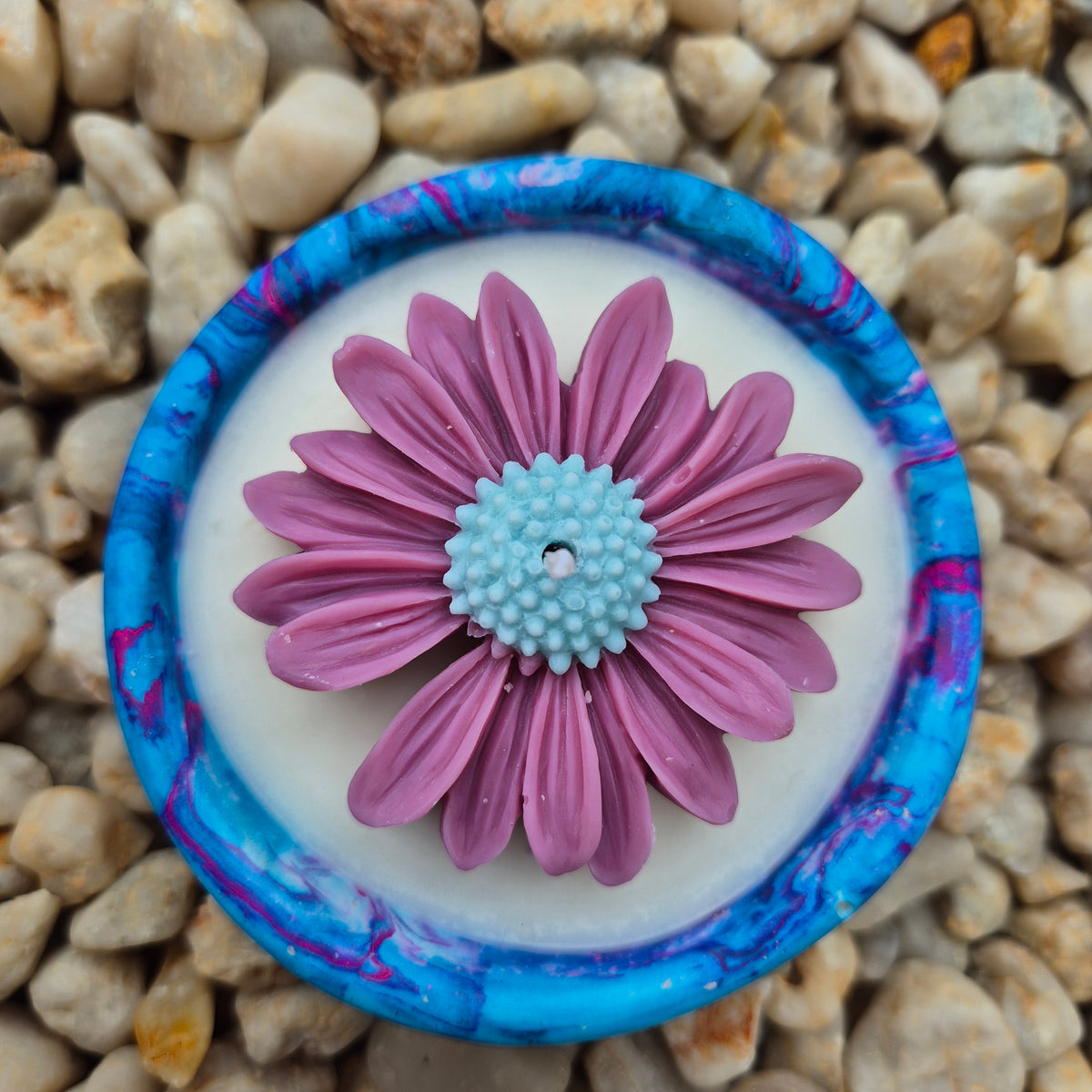 Scented organic shaped concrete bowl candle with black raspberry lime