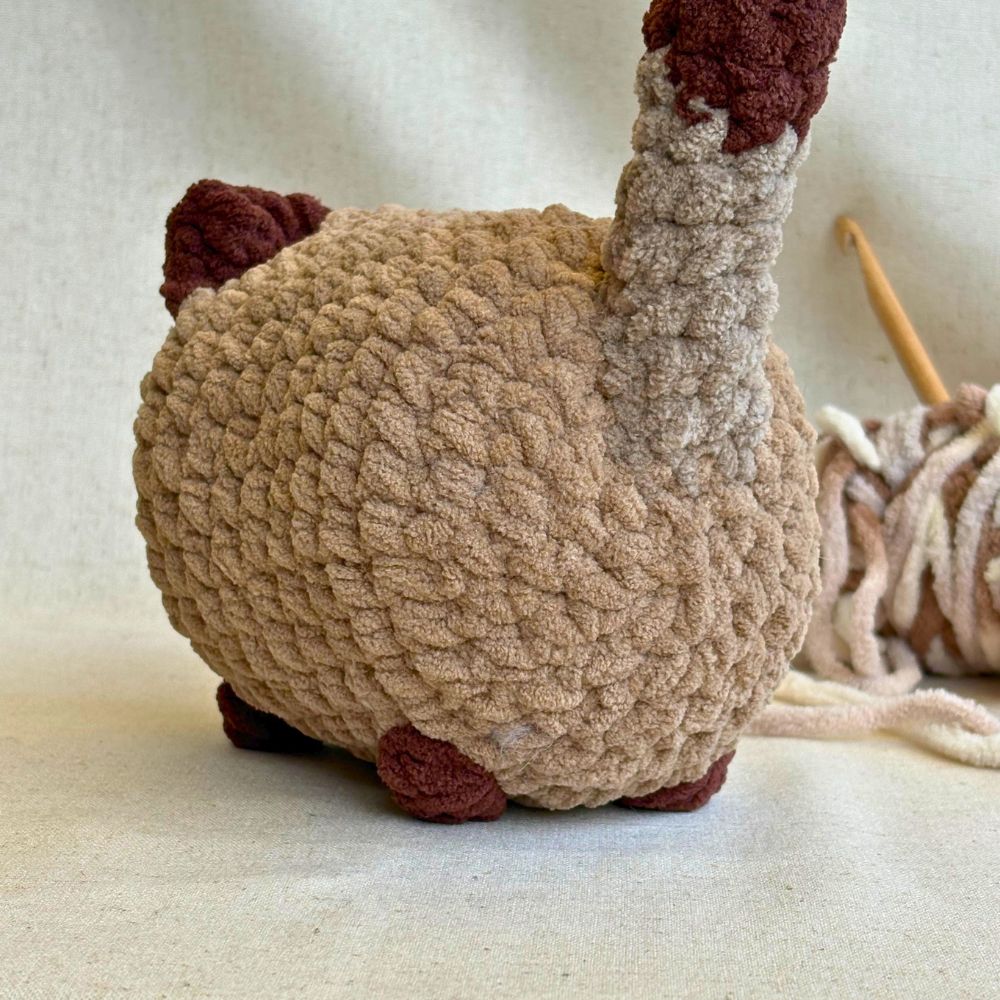 'SIMI' Crochet Loaf Cat - Brown Two-Tone