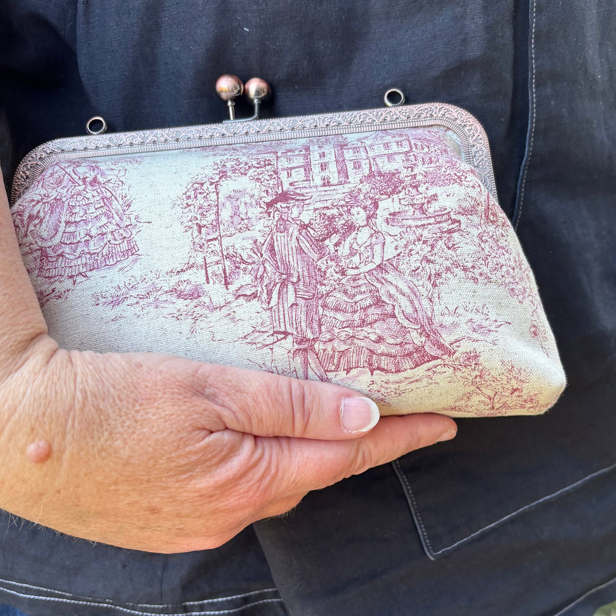 Kiss Lock Handbag - Toile de Jouy