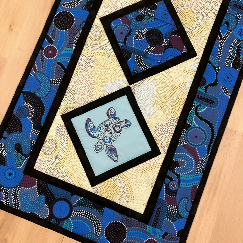 tablerunner-handmade-Australia-turtle_3