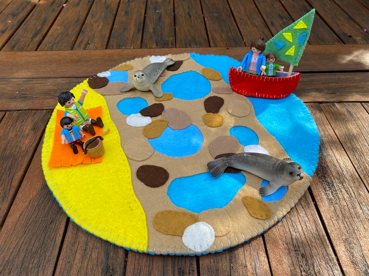 Play Felt Mat Small - A day at the beach #2
