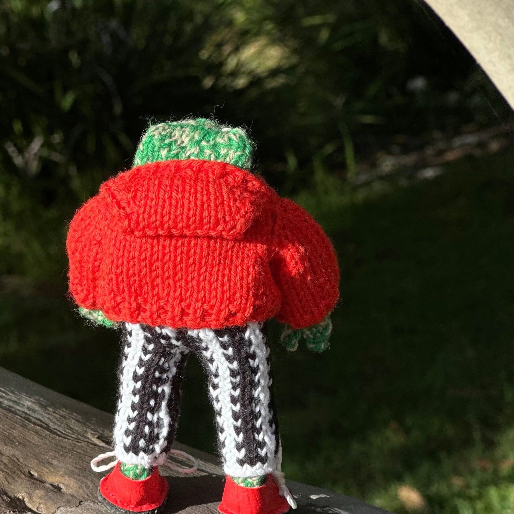 Little Knitted Frog Figurine, 12cm