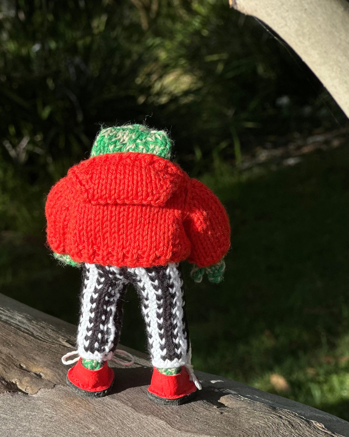 Little Knitted Frog Figurine, 12cm
