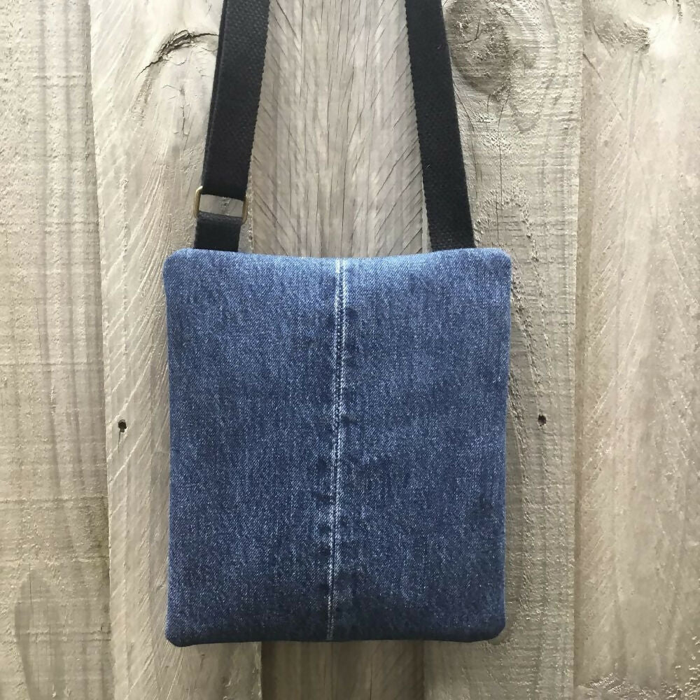 denim_crossbody_07b