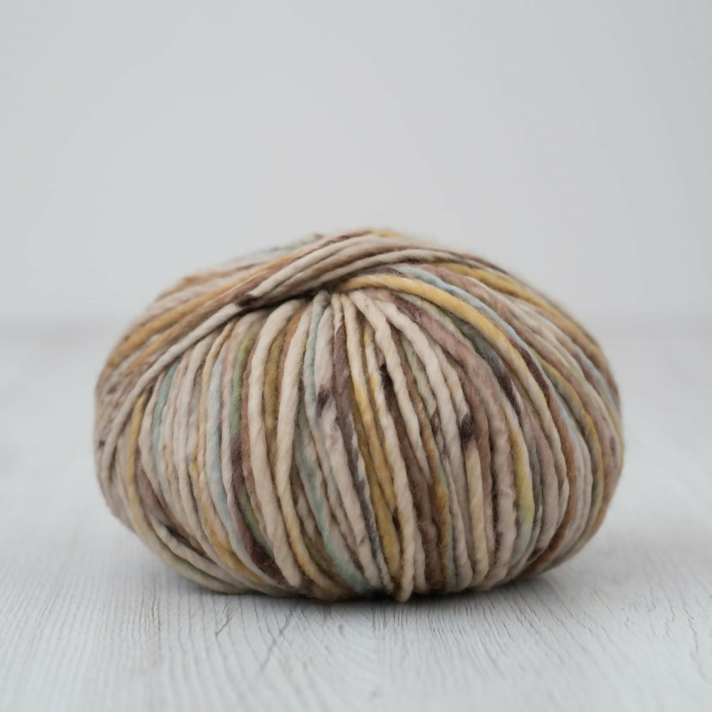Beehive merino yarn