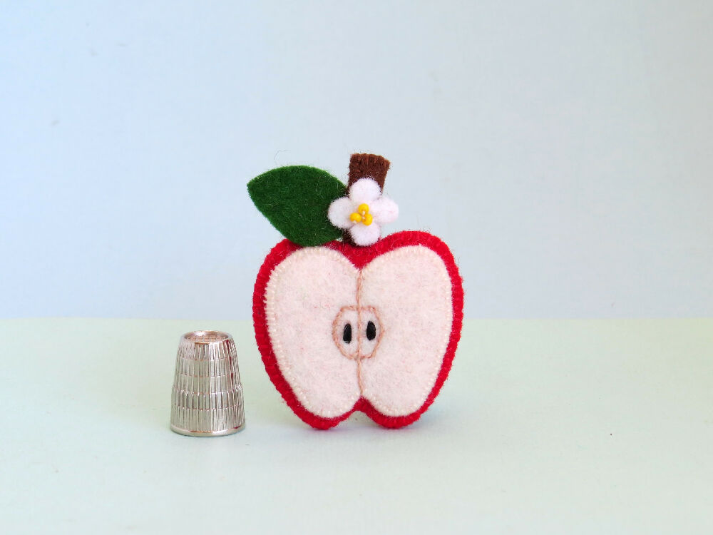 Felt Apple Brooch _ SDC _ 2