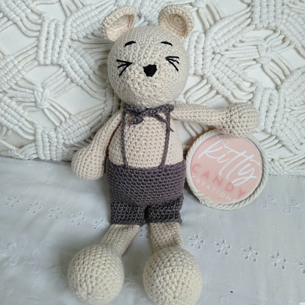 Australian-handmade-toy-crochet-mouse-dove-pants-2