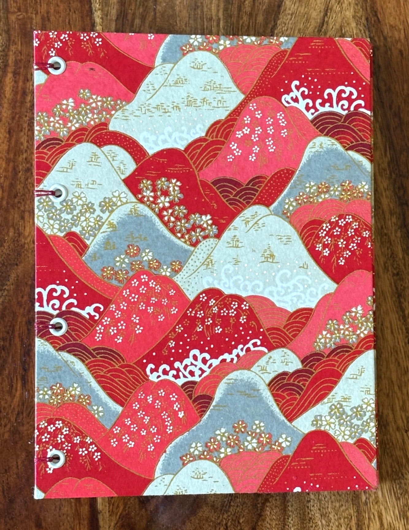 Handmade Lay Flat Watercolour Sketchbook: Cold Press Art Journal