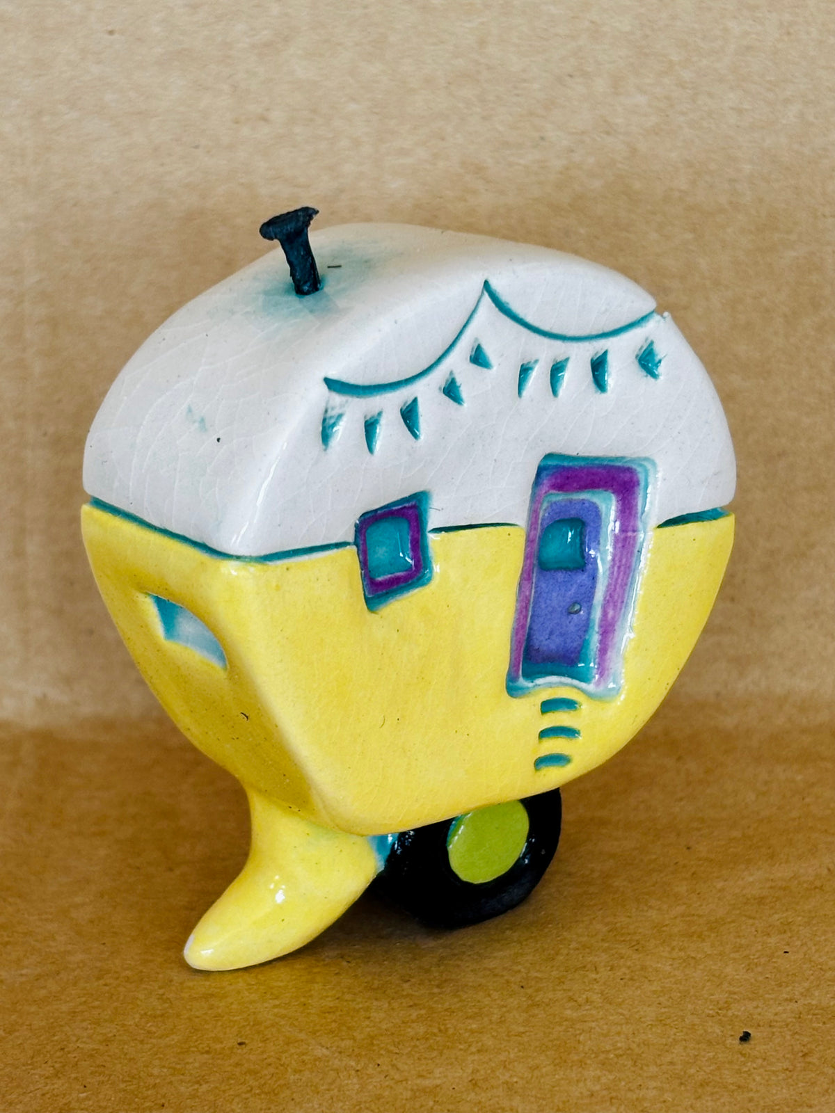 Small Retro Collectable Ceramic Caravan 4