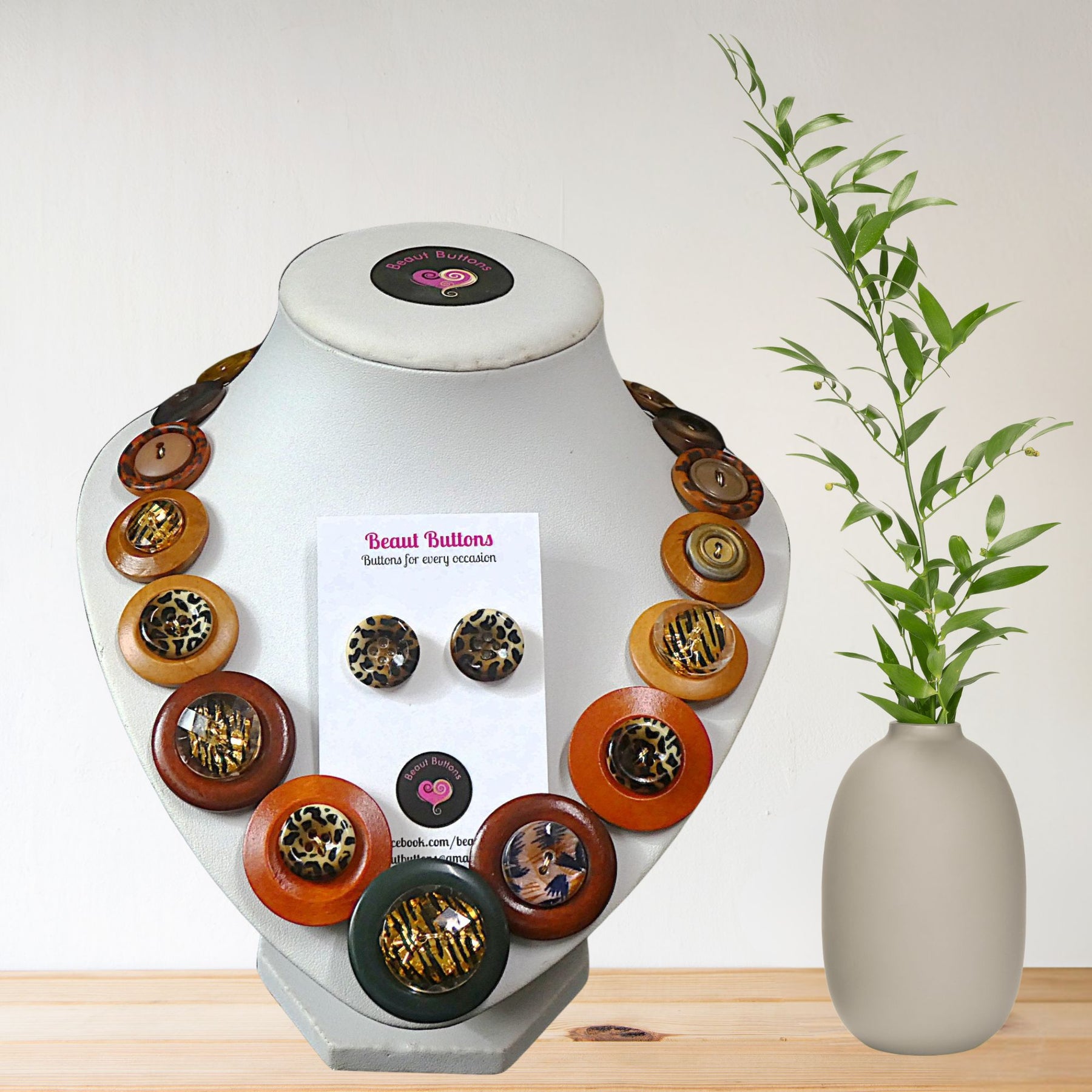 Button necklace and earrings - On Safari