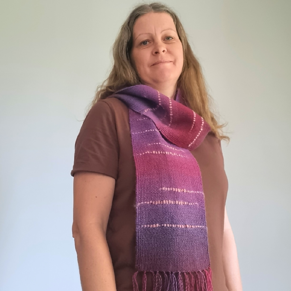 australian-artist-handmade-handwoven-pink-purple-wool-scarf-2