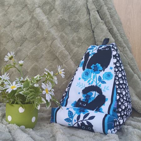 Black Cat Design Pillow Stand to suit Book and Tablet