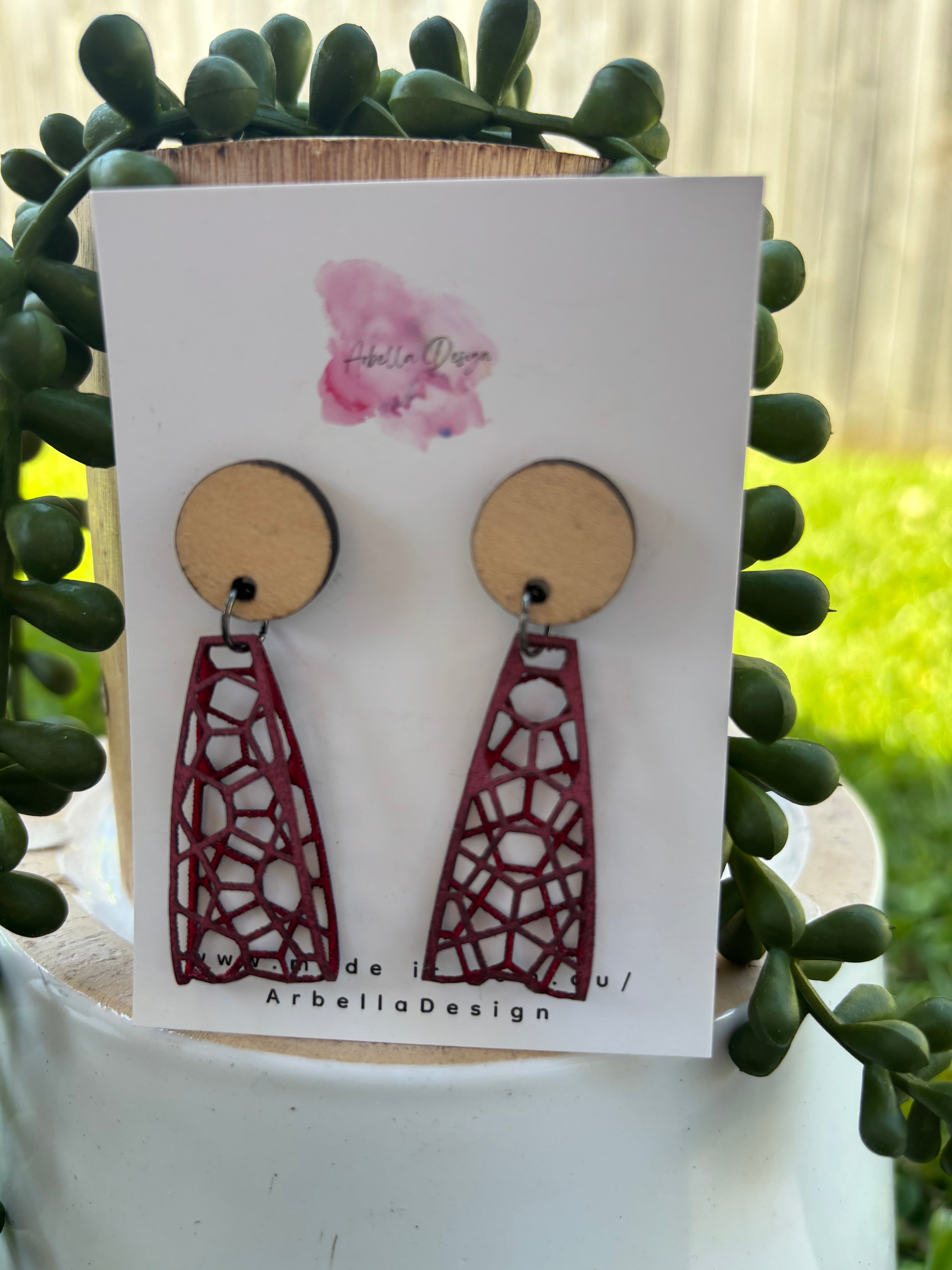 Delicate dangles