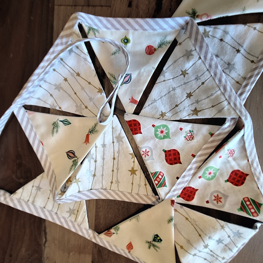 Handmade Christmas Bunting: Light and Bright