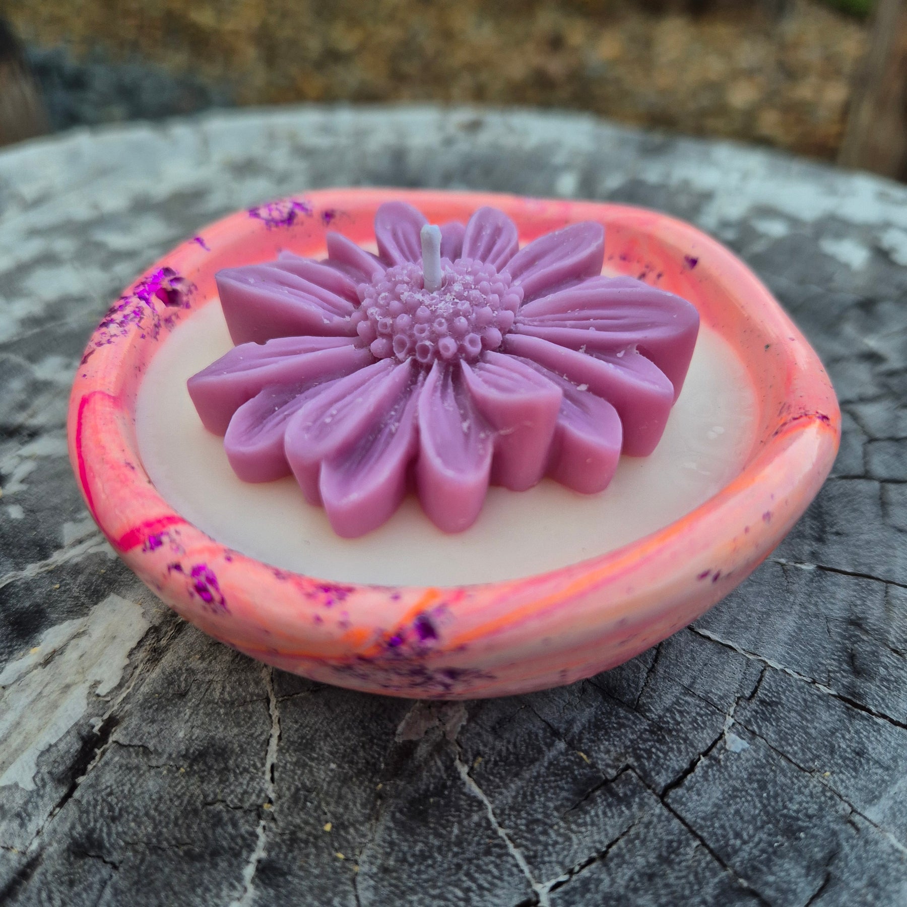 Concrete organic shaped bowl candle with gardenia and rose