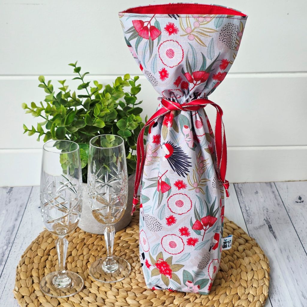 Lined Christmas Wine Bottle Bag – Because the Wrapping Should Be Part of the Gift