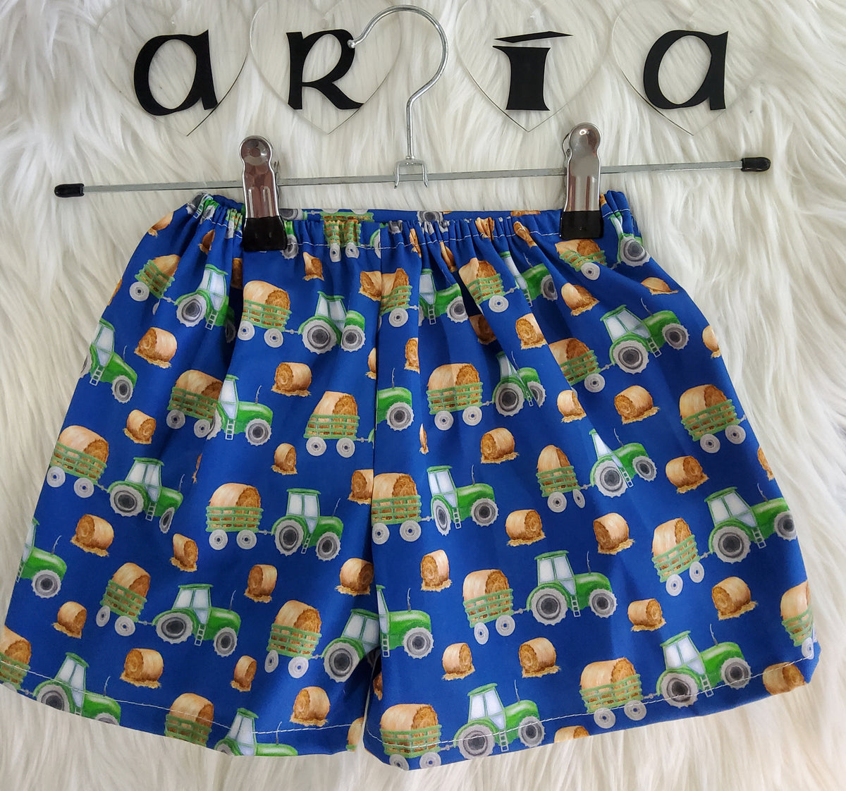 'Tractor' Simple Shorts Size 2