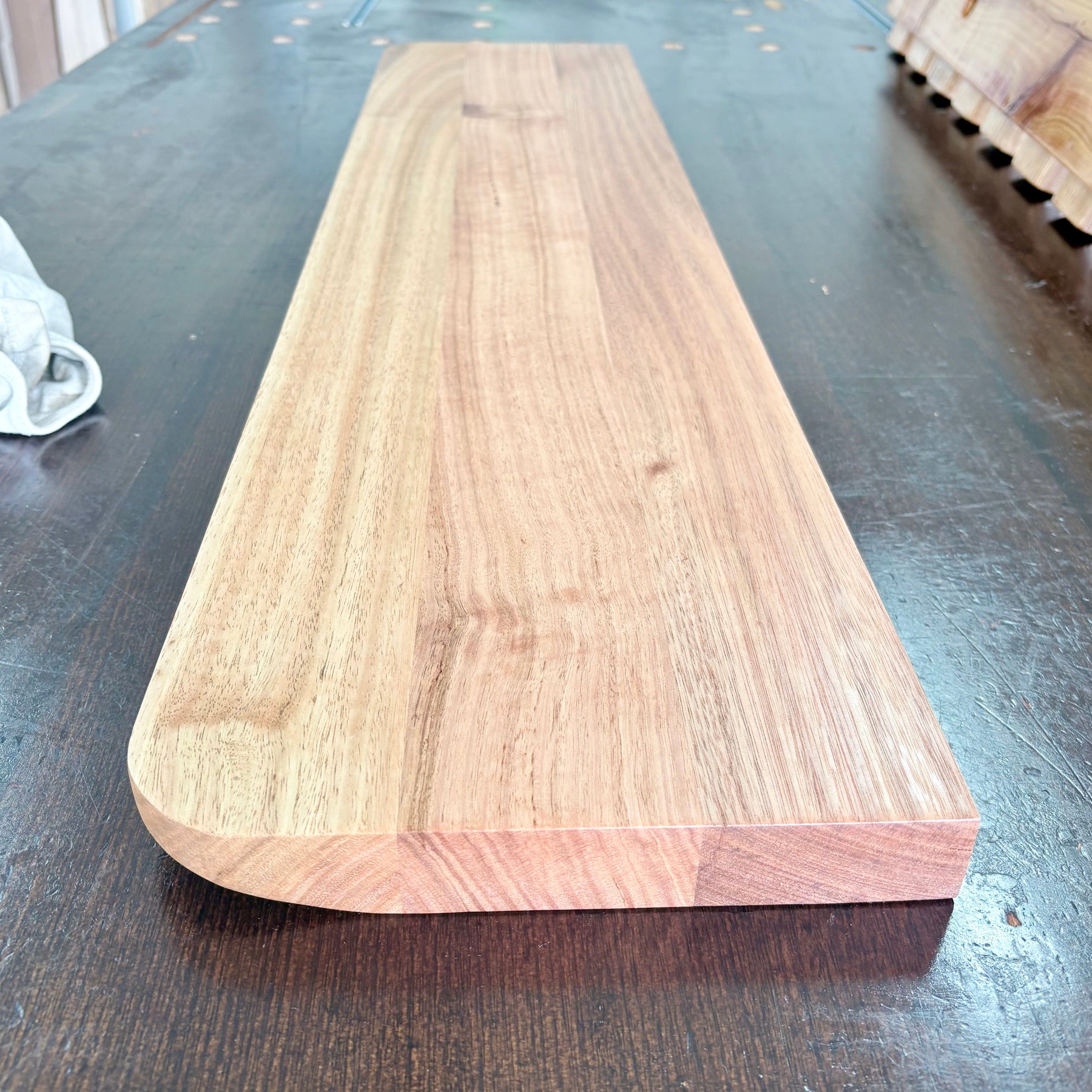Tasmanian oak Floating shelf 900mm
