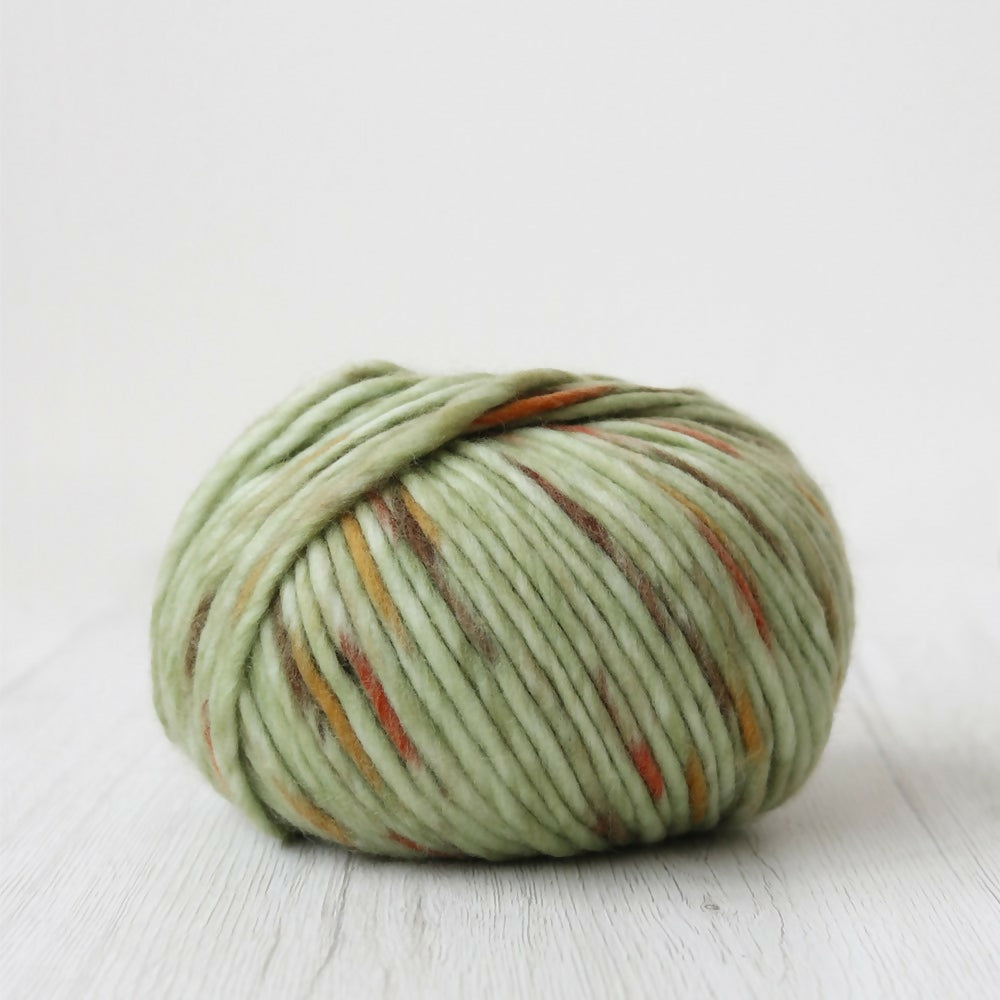 Jungle wool yarn