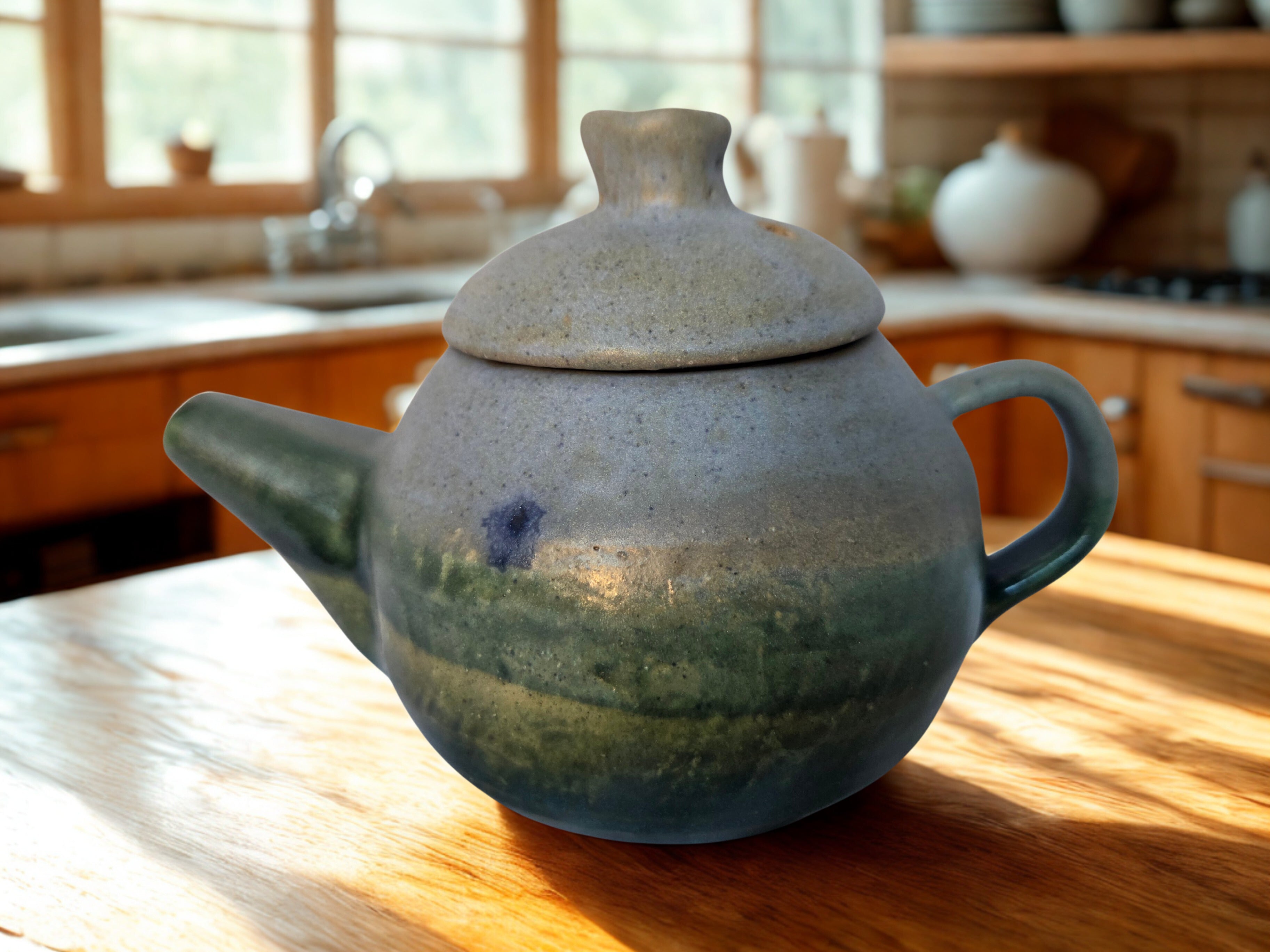 Ceramic Tea pot. 1-2 cup size. Fully glazed with lid