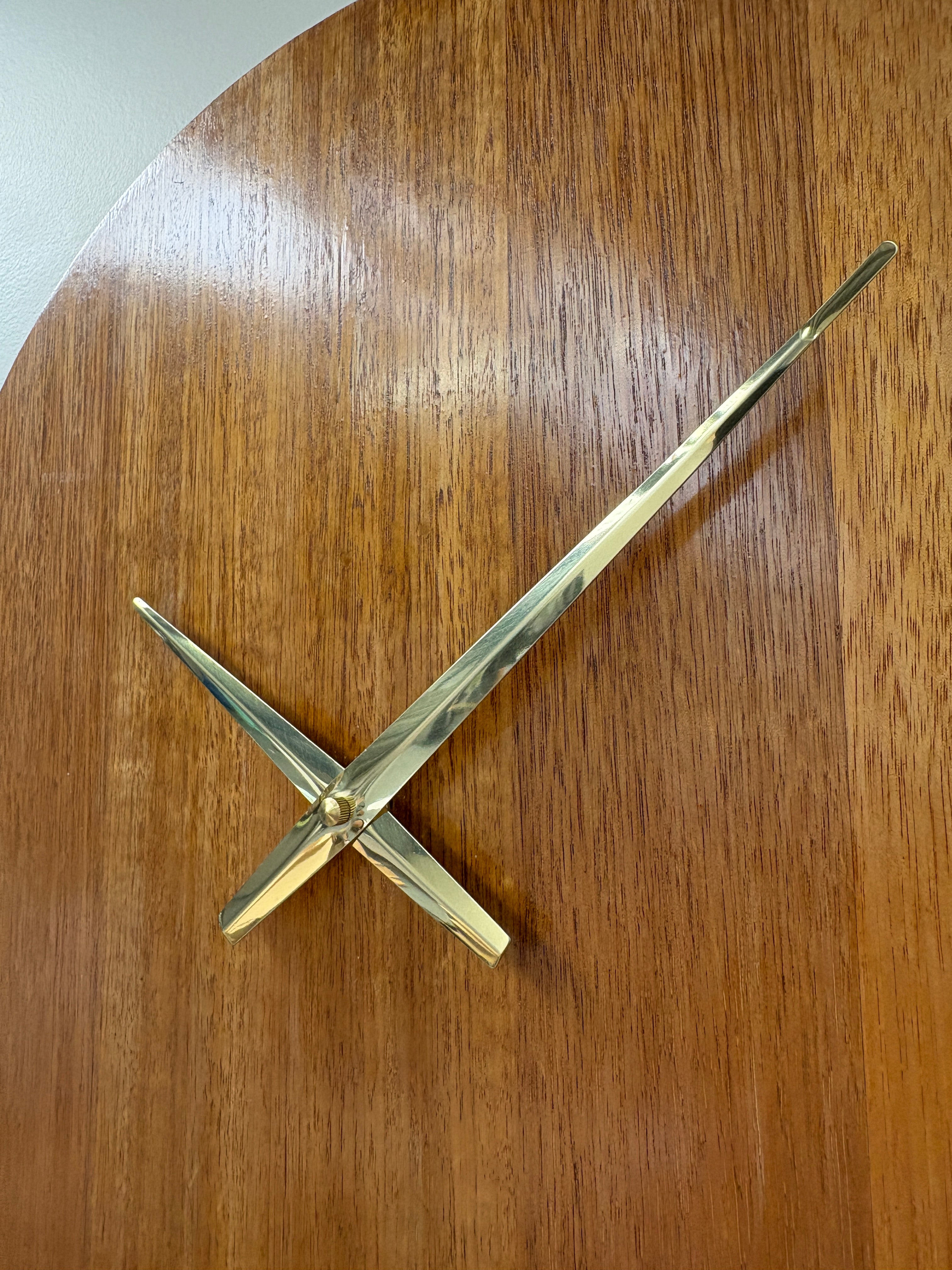 Dusk – Handmade Tasmanian Oak Wall Clock | Warm Amber Finish, No Numeral, Gold Hands, Silent Movement | 40cm