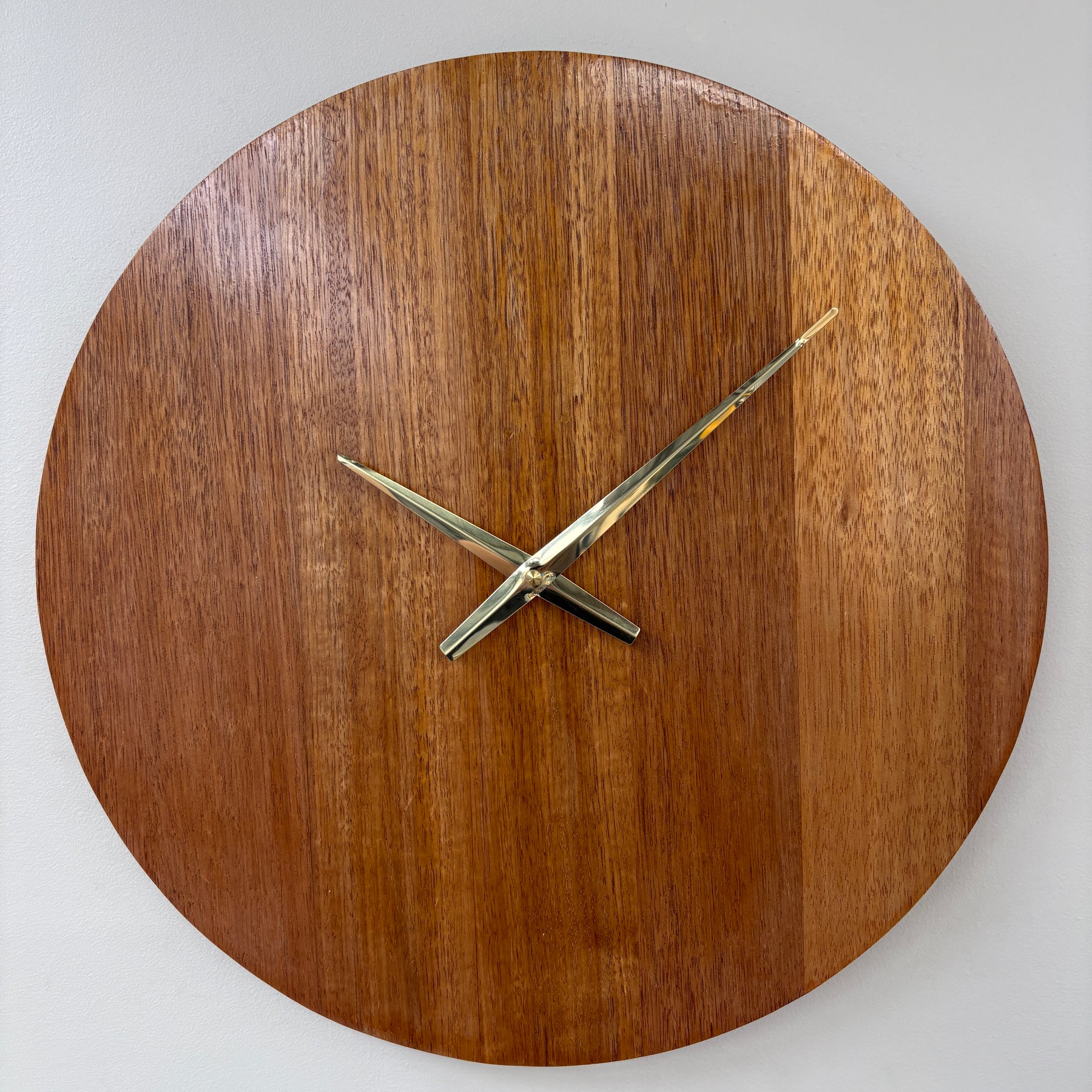 Dusk – Handmade Tasmanian Oak Wall Clock | Warm Amber Finish, No Numeral, Gold Hands, Silent Movement | 40cm