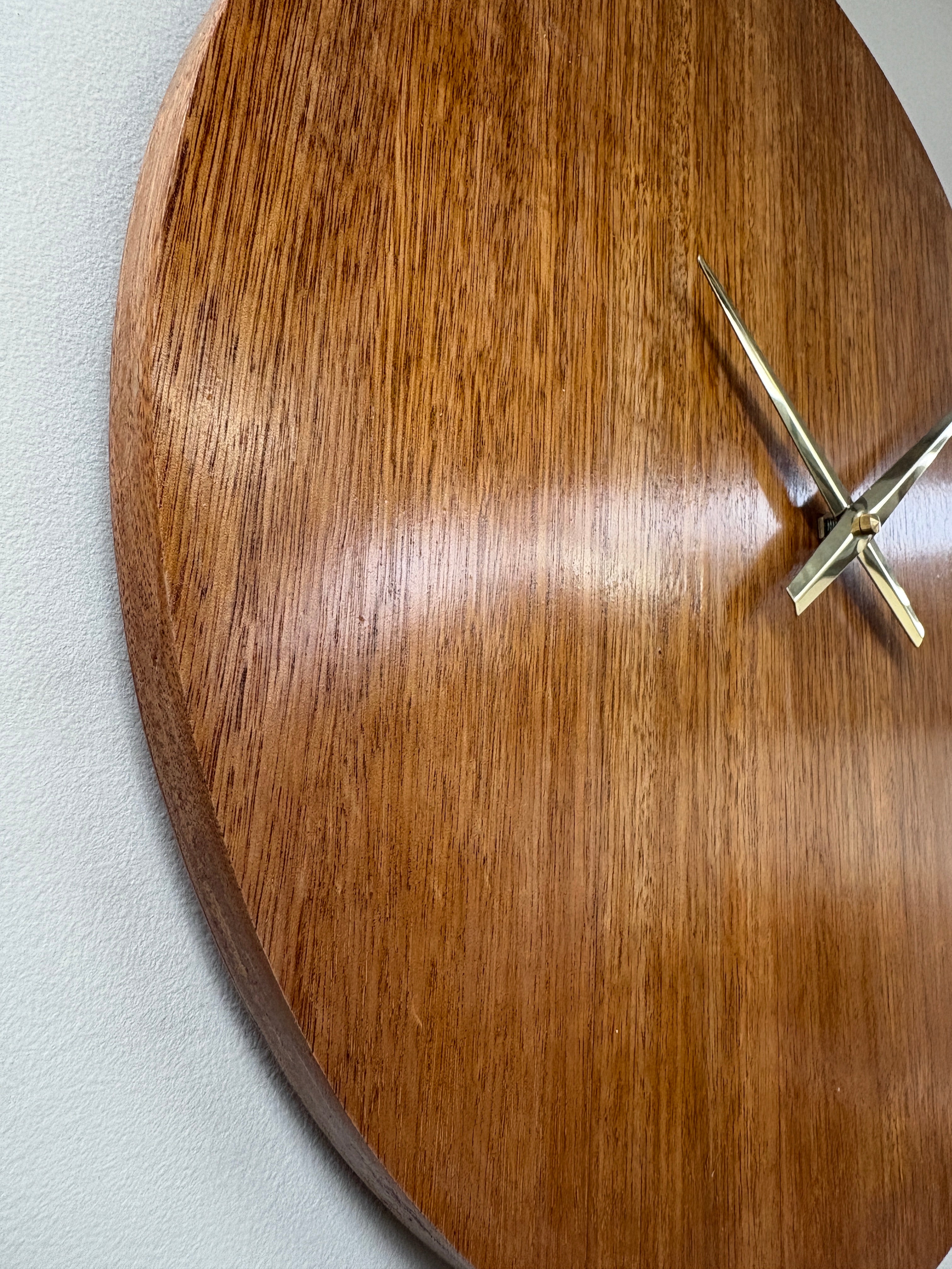 Dusk – Handmade Tasmanian Oak Wall Clock | Warm Amber Finish, No Numeral, Gold Hands, Silent Movement | 40cm