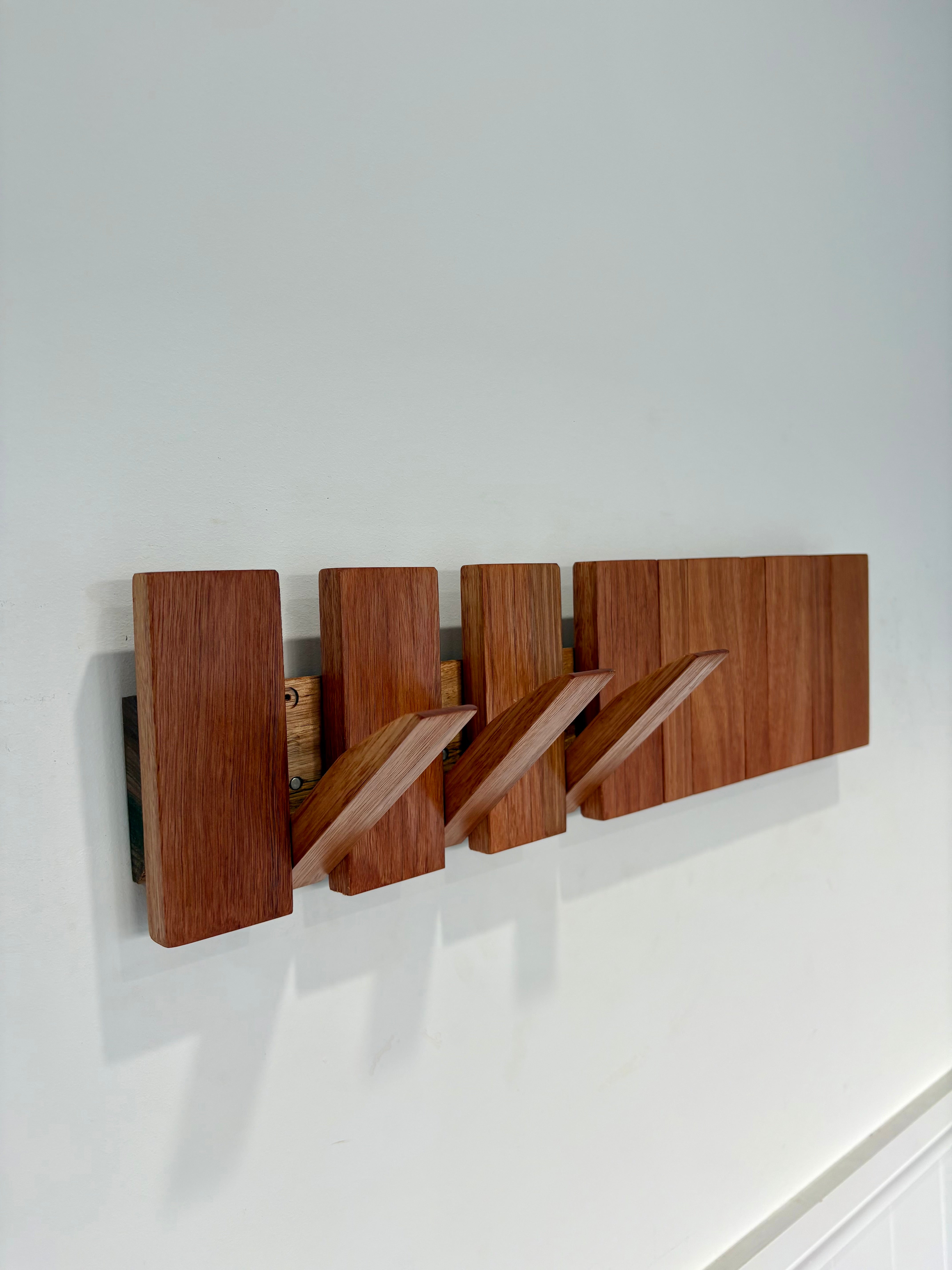 Karri horizon coatrack
