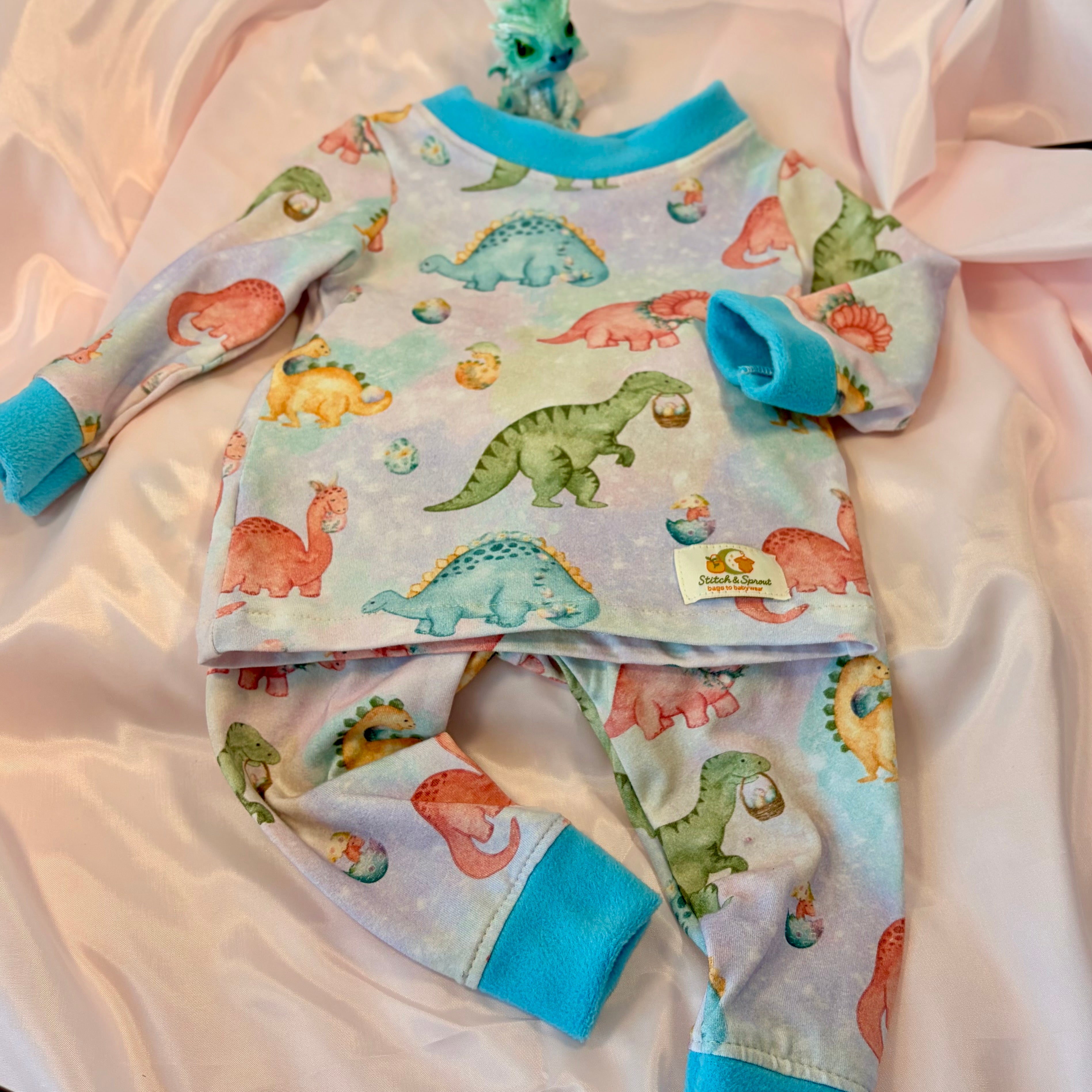 Dinos Unisex PJ’s Size 6-9 months dinosaurs pyjamas