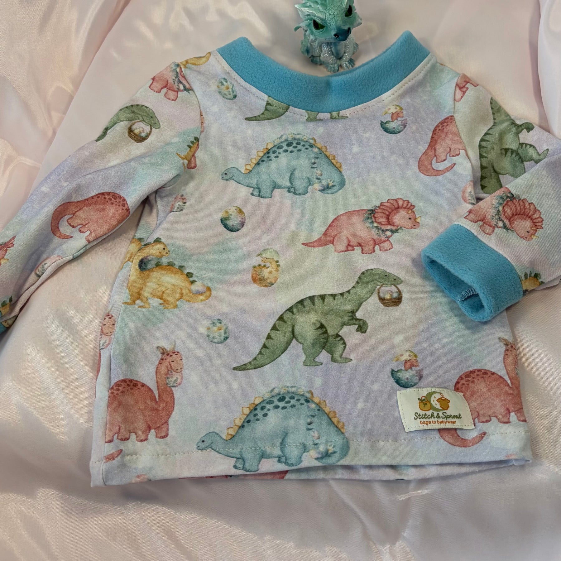 Dinos Unisex PJ’s Size 6-9 months dinosaurs pyjamas