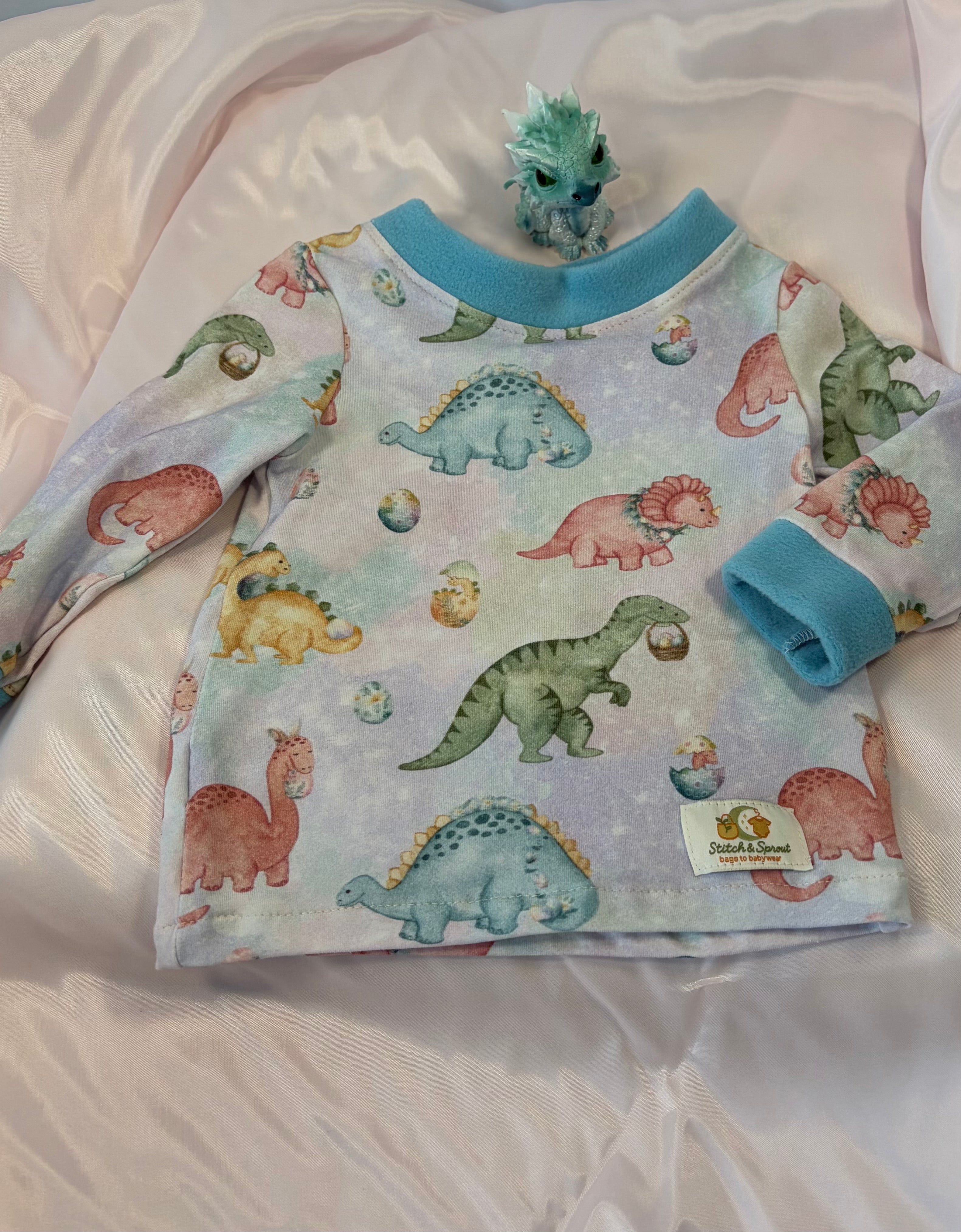 Dinos Unisex PJ’s Size 6-9 months dinosaurs pyjamas