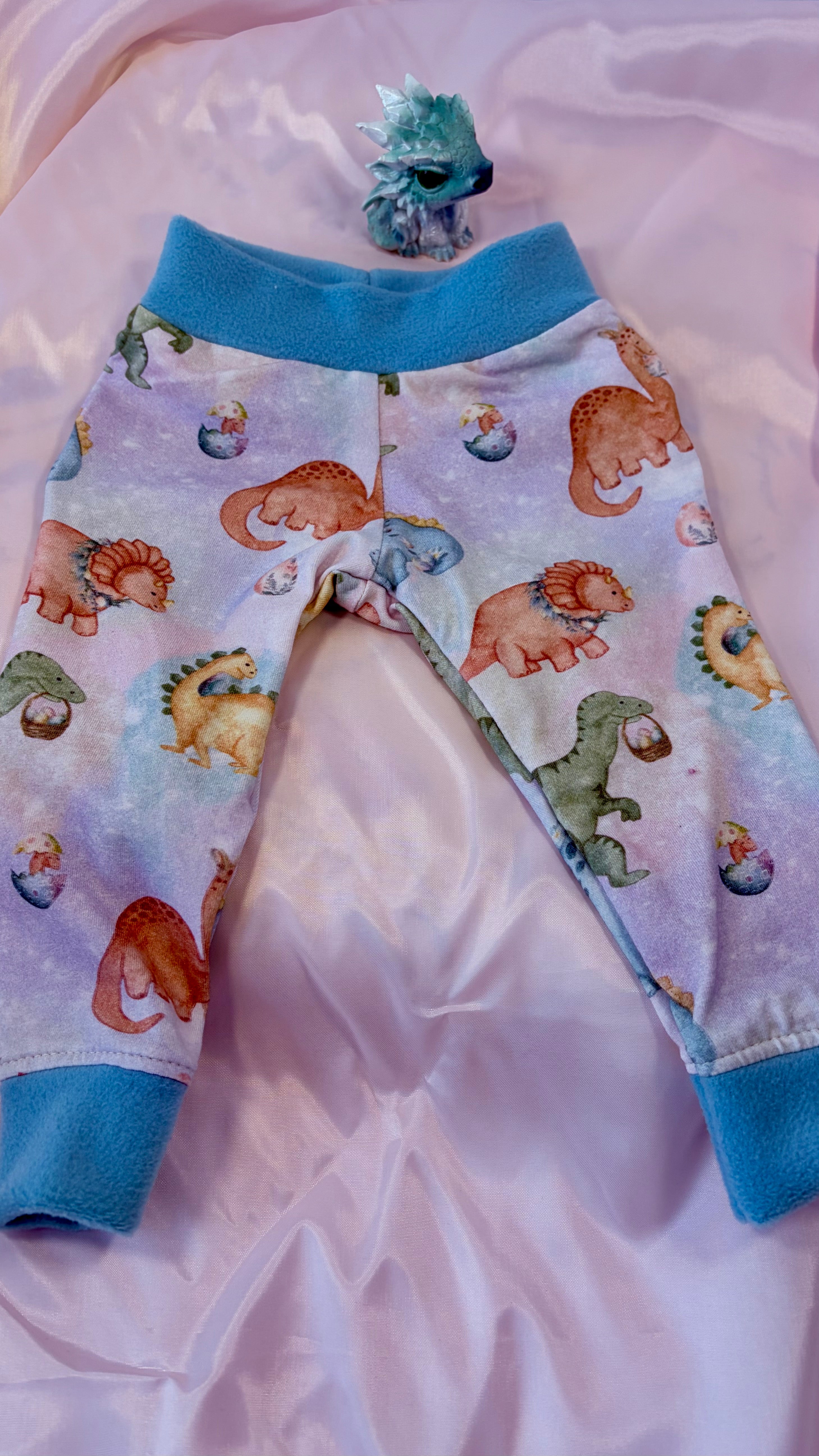 Dinos Unisex PJ’s Size 6-9 months dinosaurs pyjamas